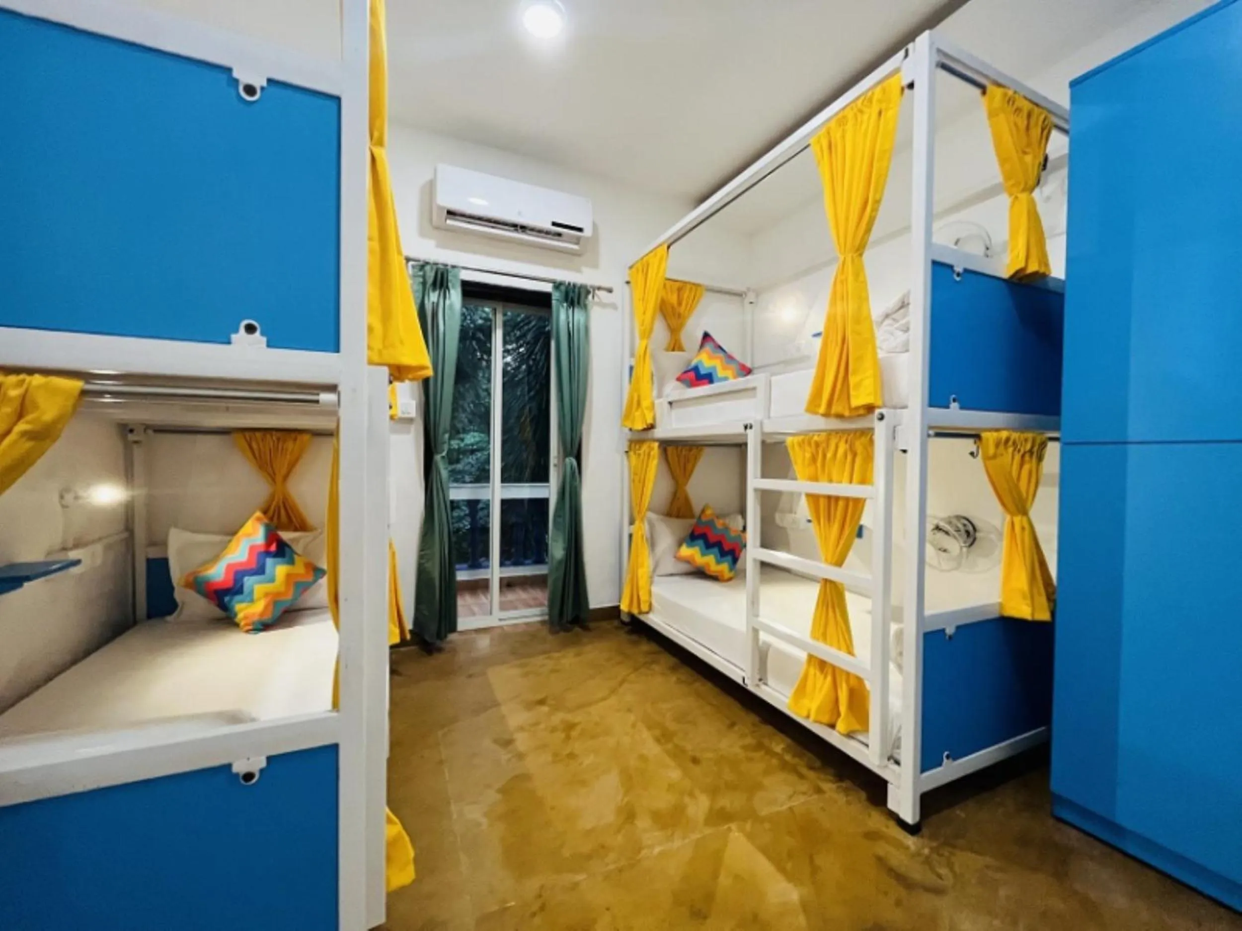 Bedroom, Bed in goSTOPS PLUS Goa, Vagator