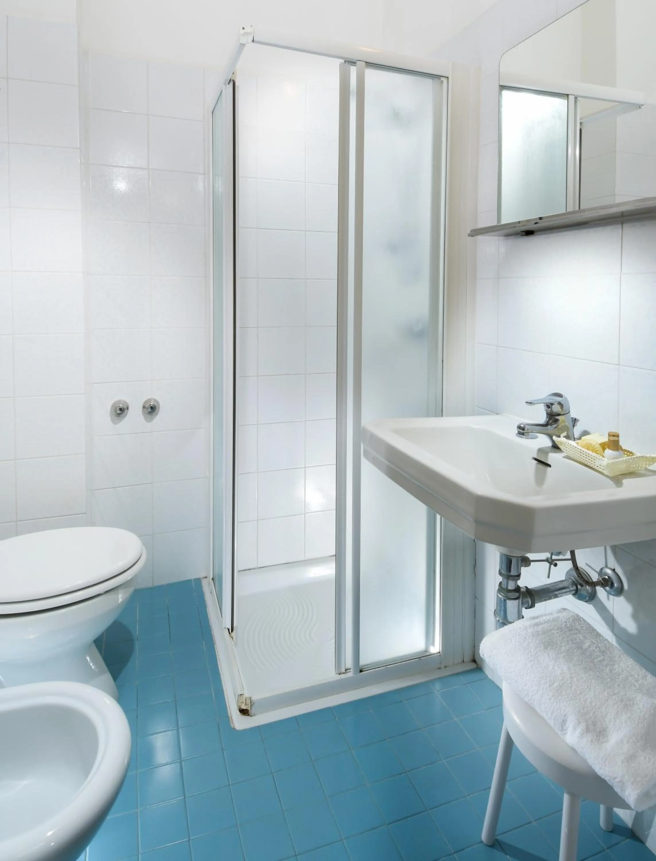 Shower in Hotel Boston