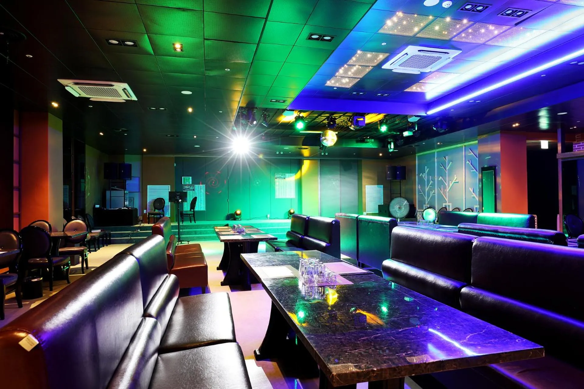 Nightclub / DJ in Buan Tourist Hotel