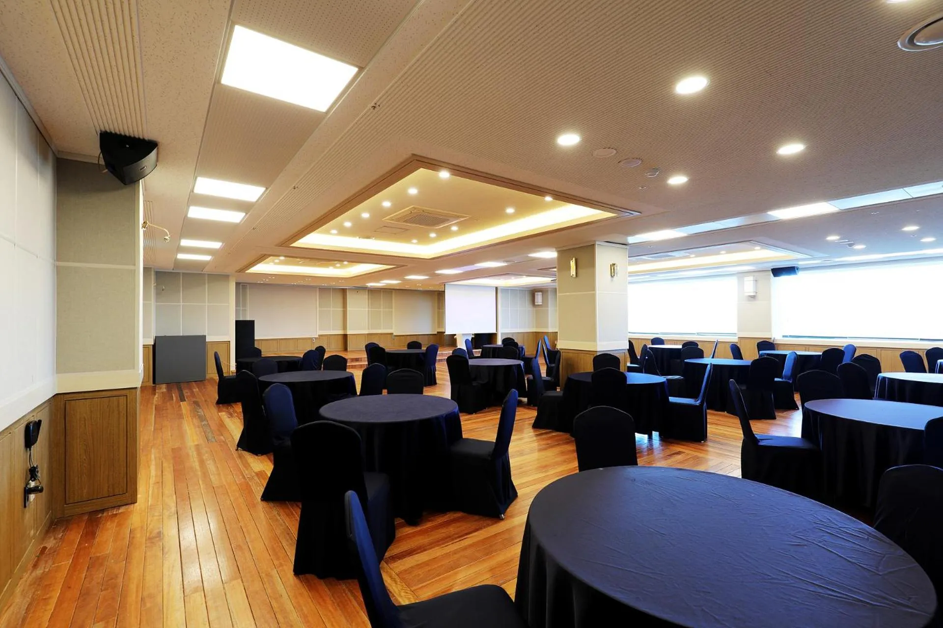 Banquet/Function facilities in Buan Tourist Hotel