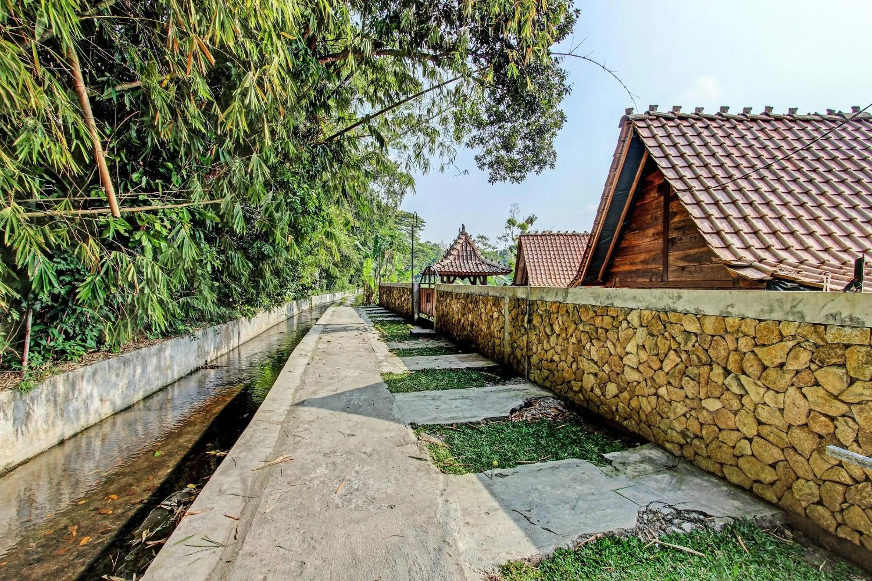 Facade/entrance in Collection O 91582 Green Kasongan Cottage