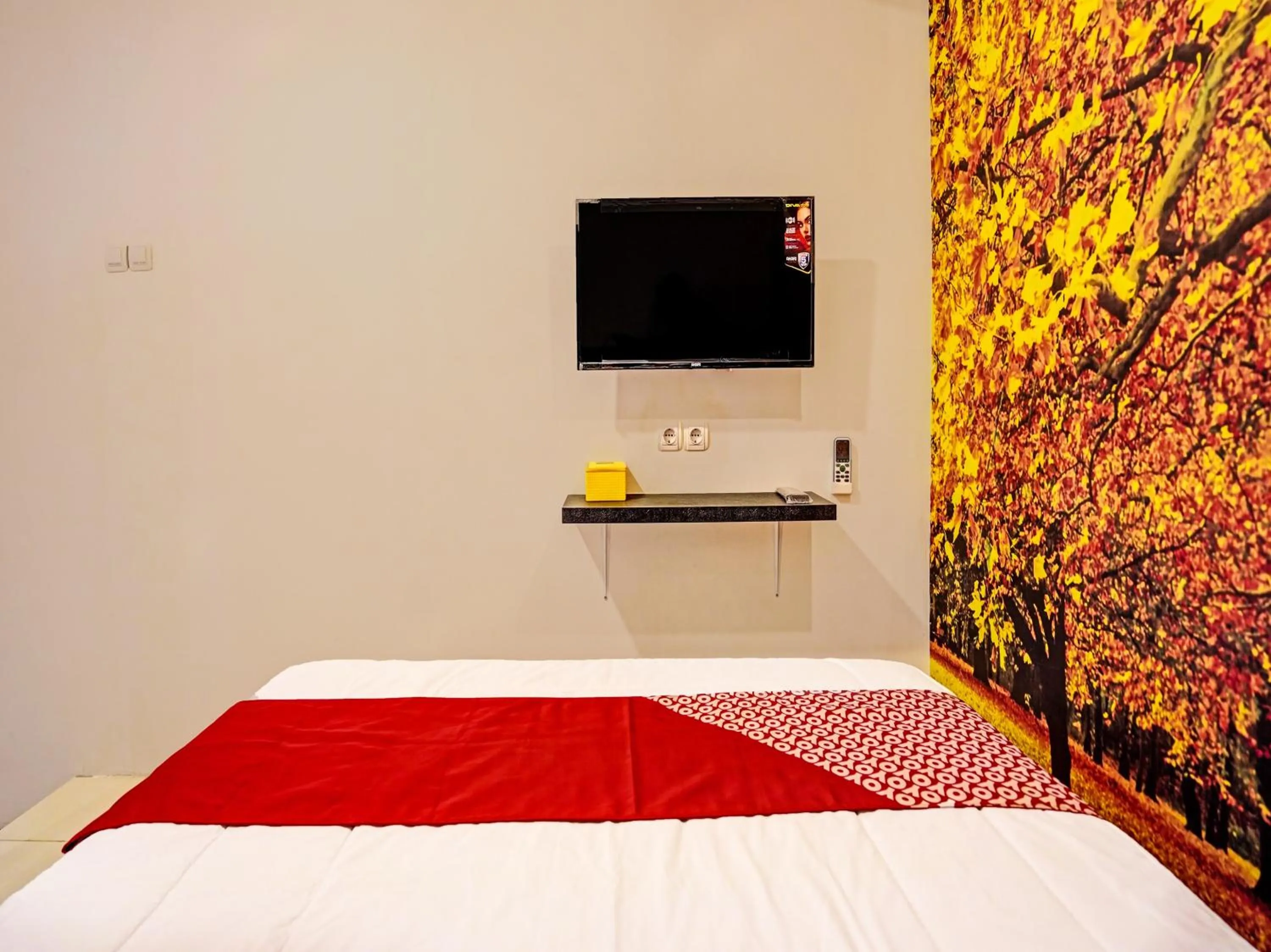 Bedroom, Bed in Hotel O Nawangwulan