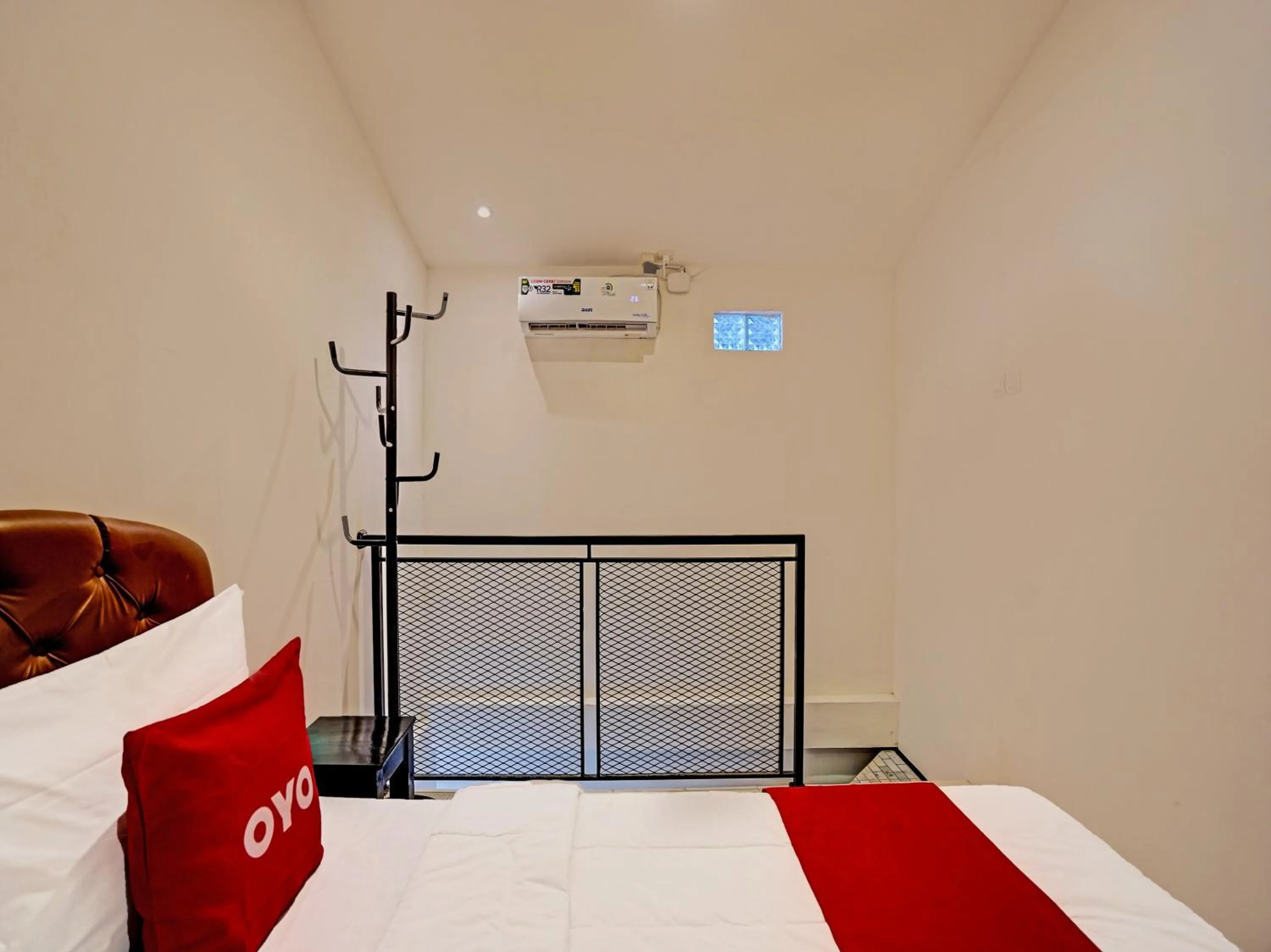 Bedroom, Bed in Hotel O Nawangwulan