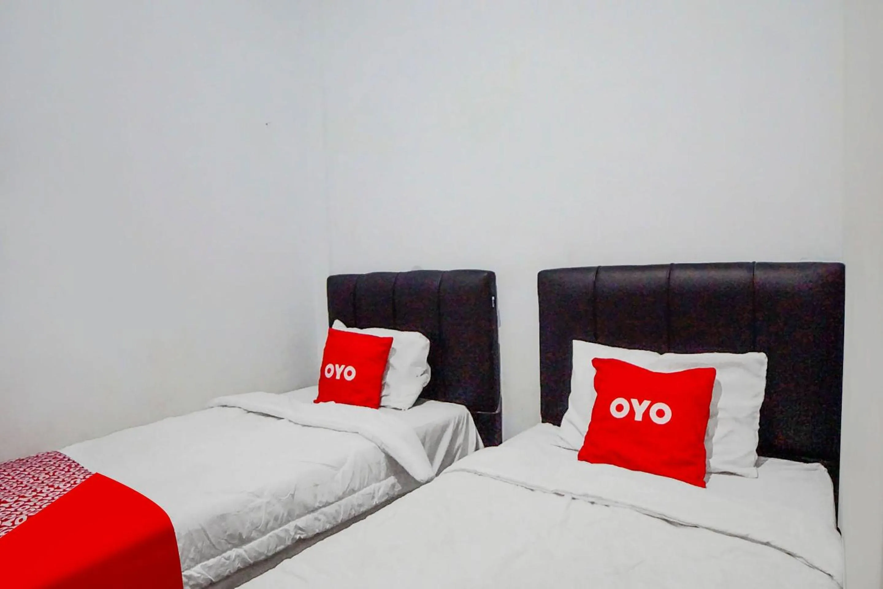 Bedroom, Bed in Hotel O Wika Wiki Homestay