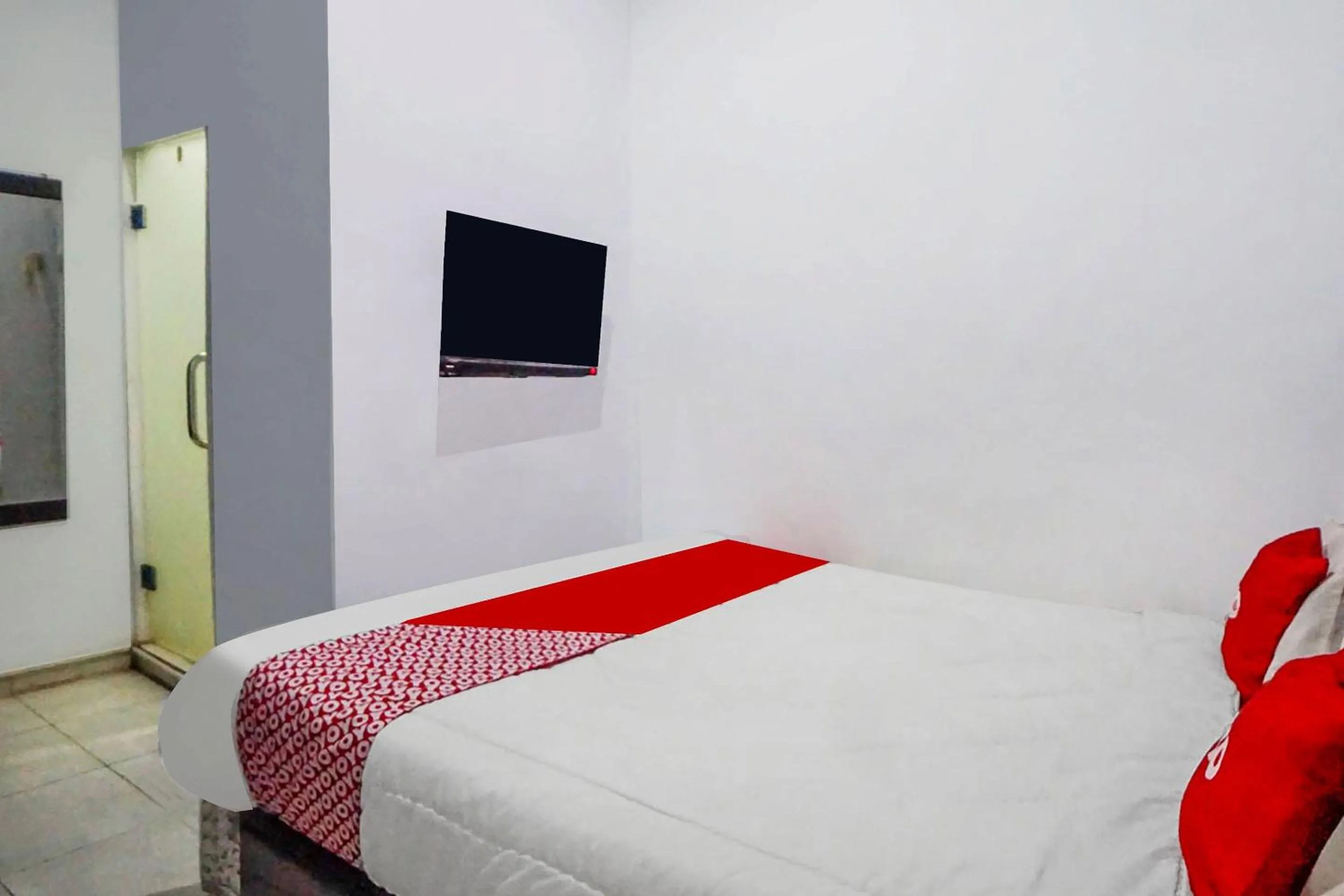 Bedroom, Bed in Hotel O Wika Wiki Homestay