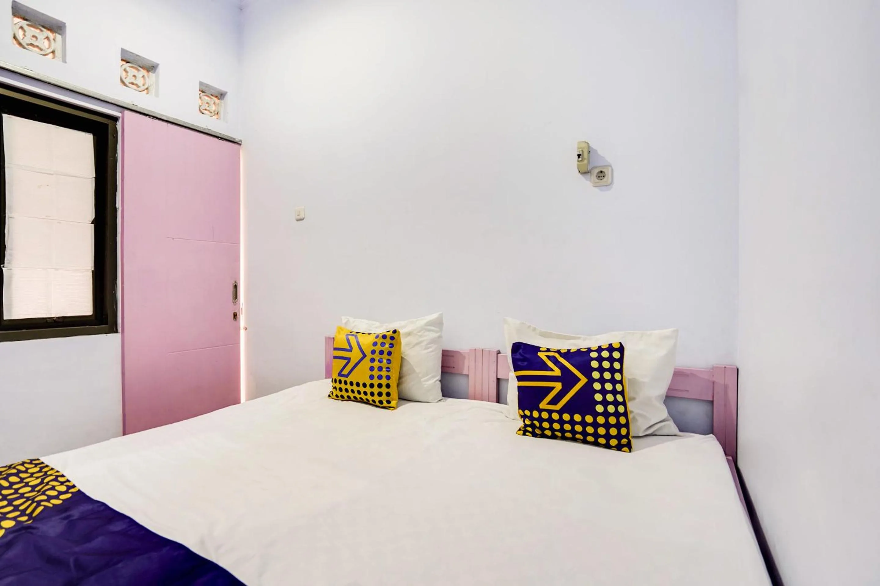 Bedroom, Bed in Spot On 91626 Rr Kost Putri Syariah 