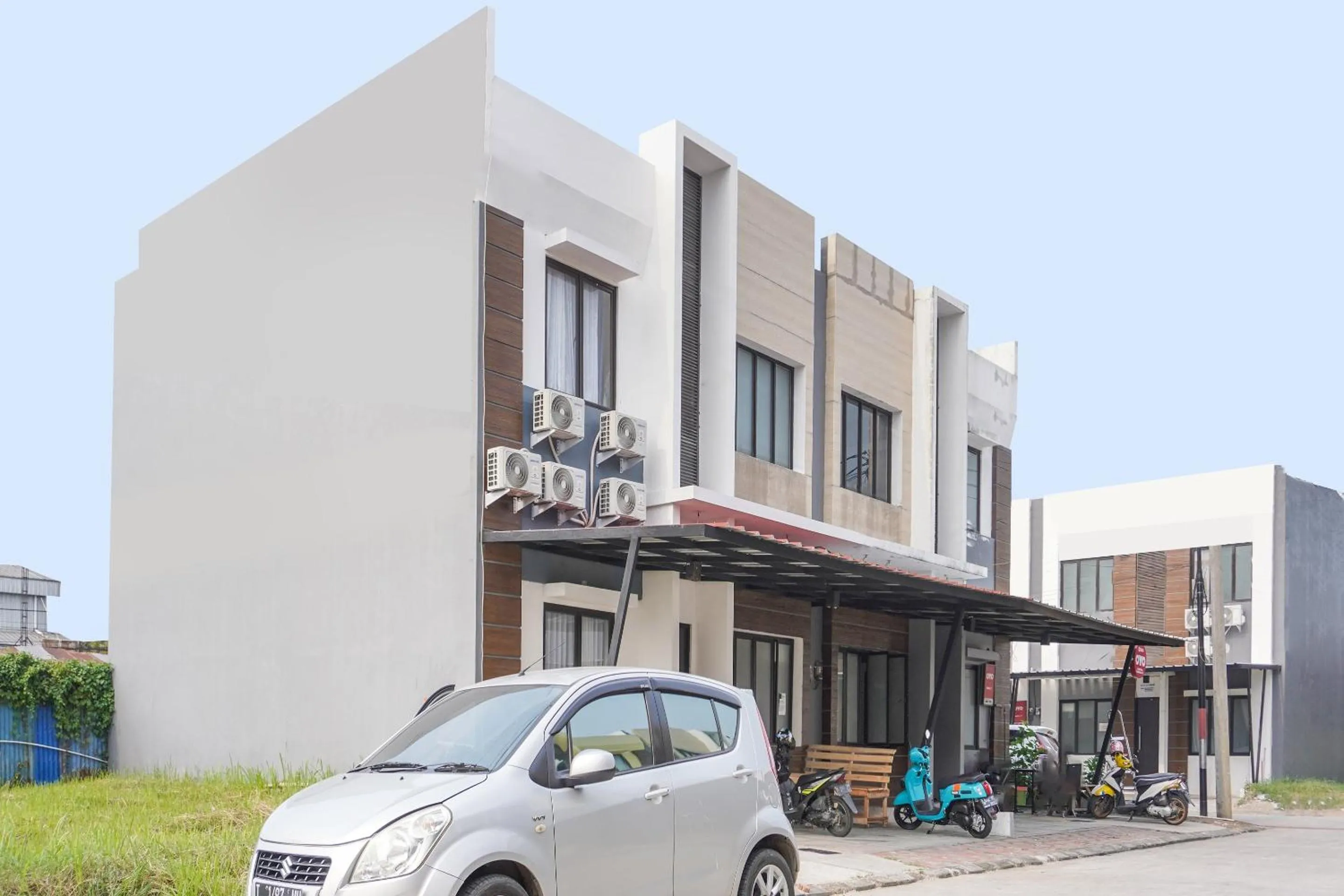 Facade/entrance in OYO 91646 fio colombus residence