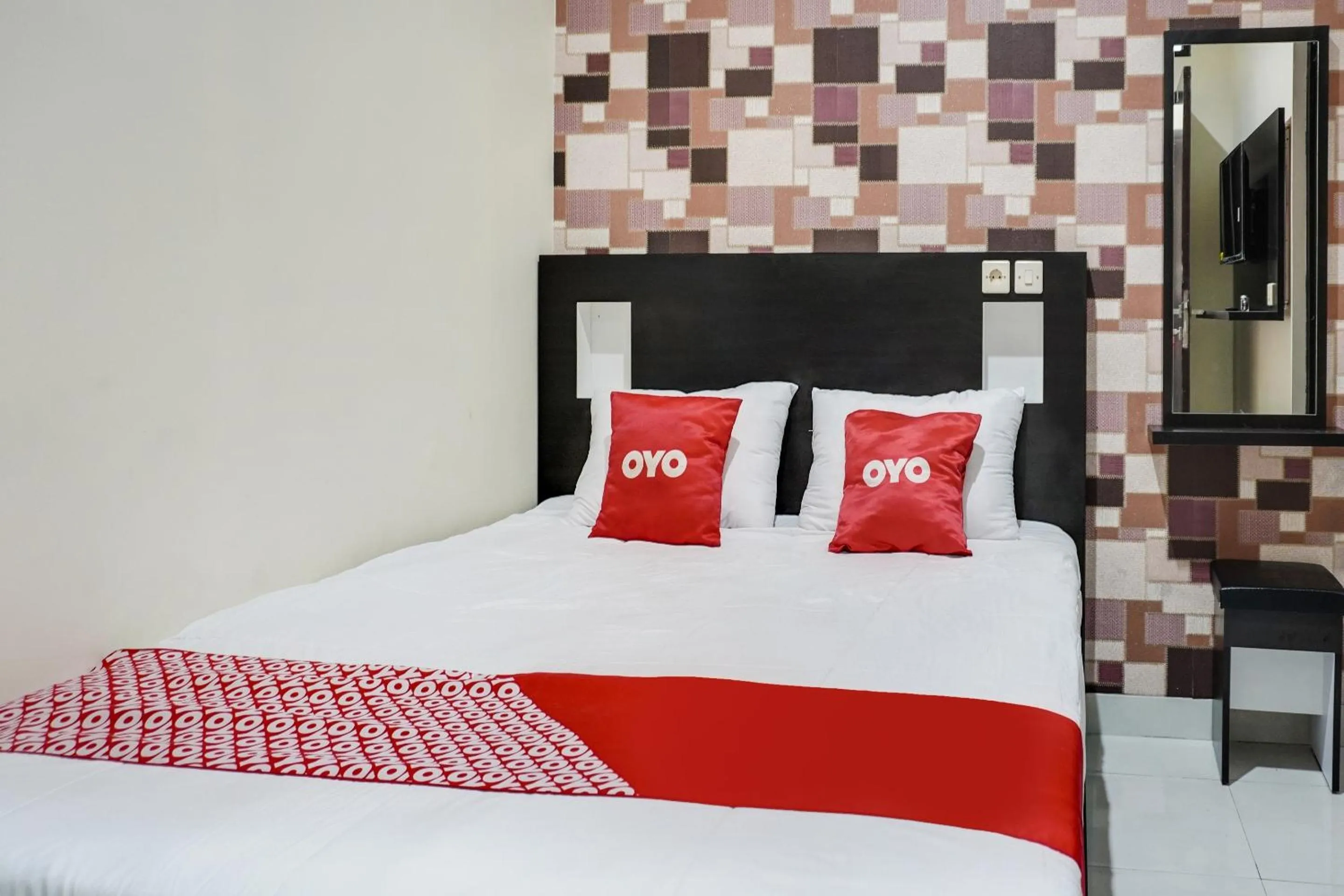 Bedroom, Bed in OYO 91646 fio colombus residence