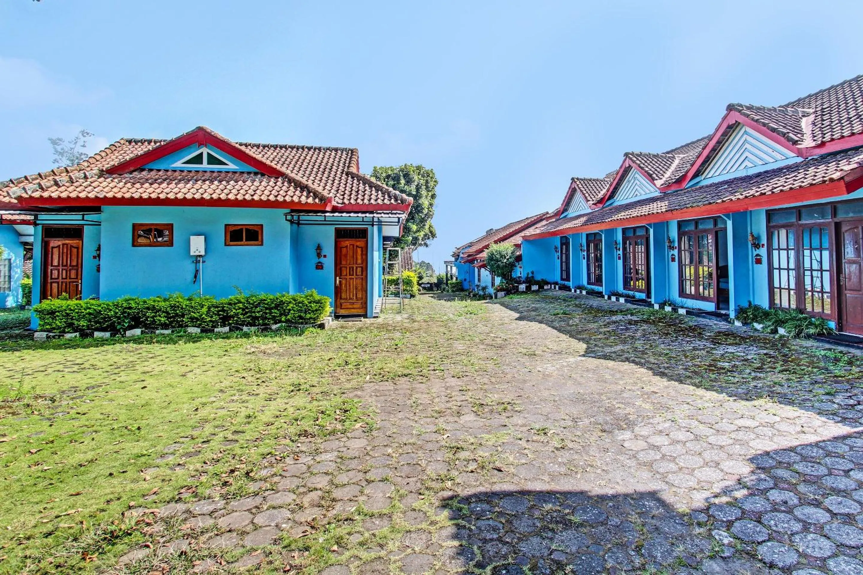 Facade/entrance in Capital O 91644 Loka Hause