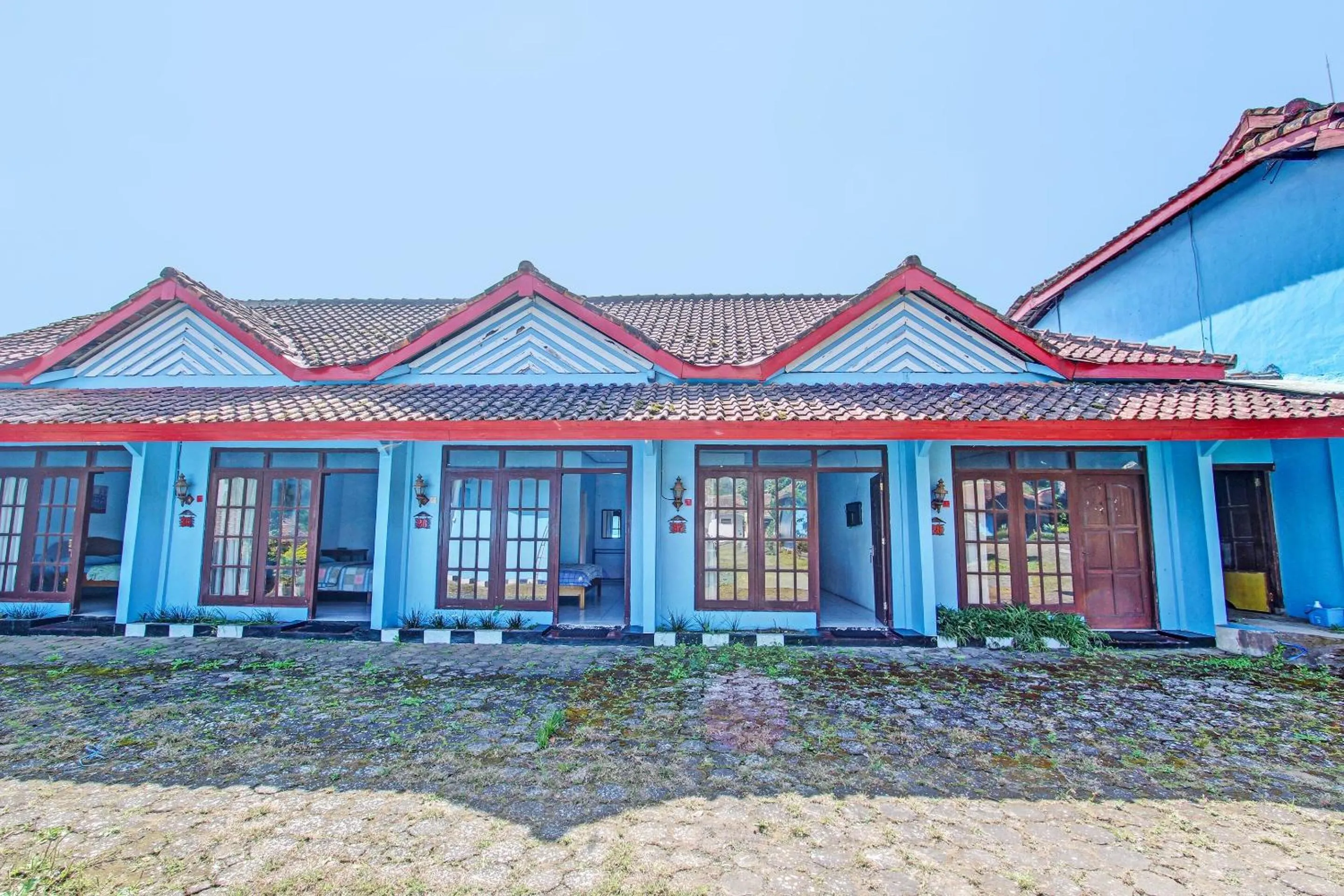 Facade/entrance in Capital O 91644 Loka Hause