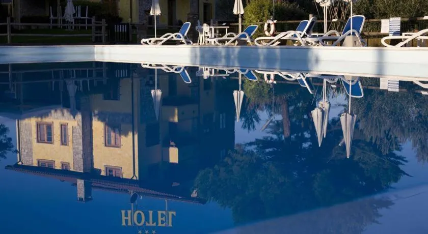 Swimming pool in Tenuta La Lupa