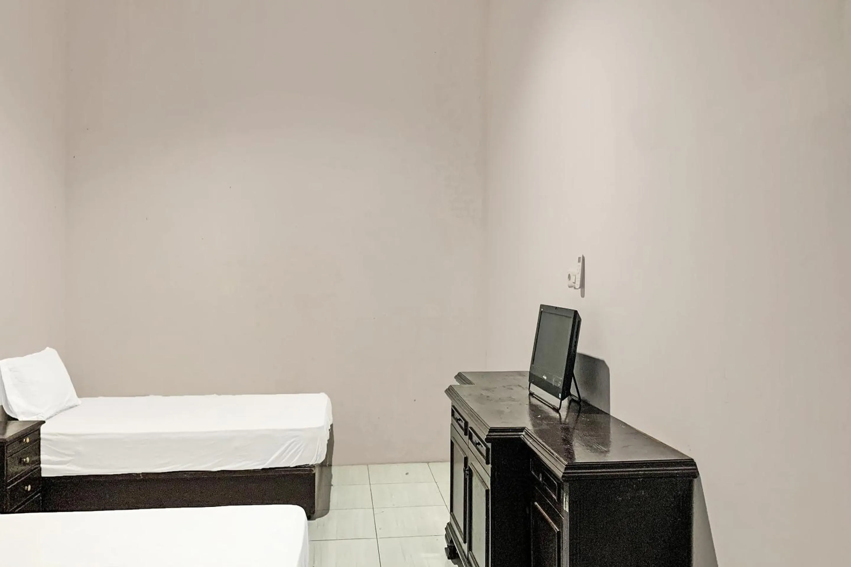 Bedroom, Bed in Hotel O Penginapan Radja Jeneponto