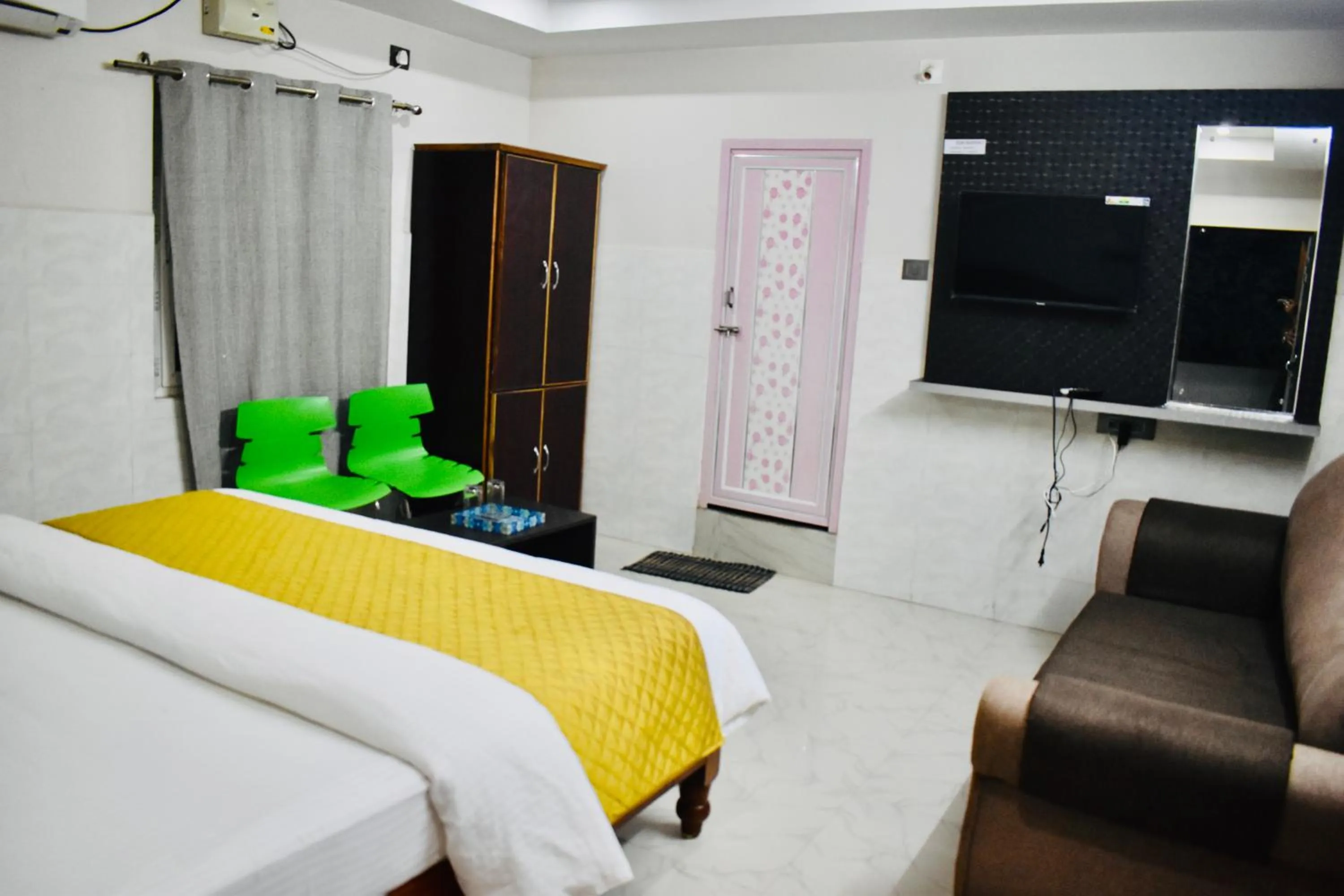 Bed in Hotel Unique Stays