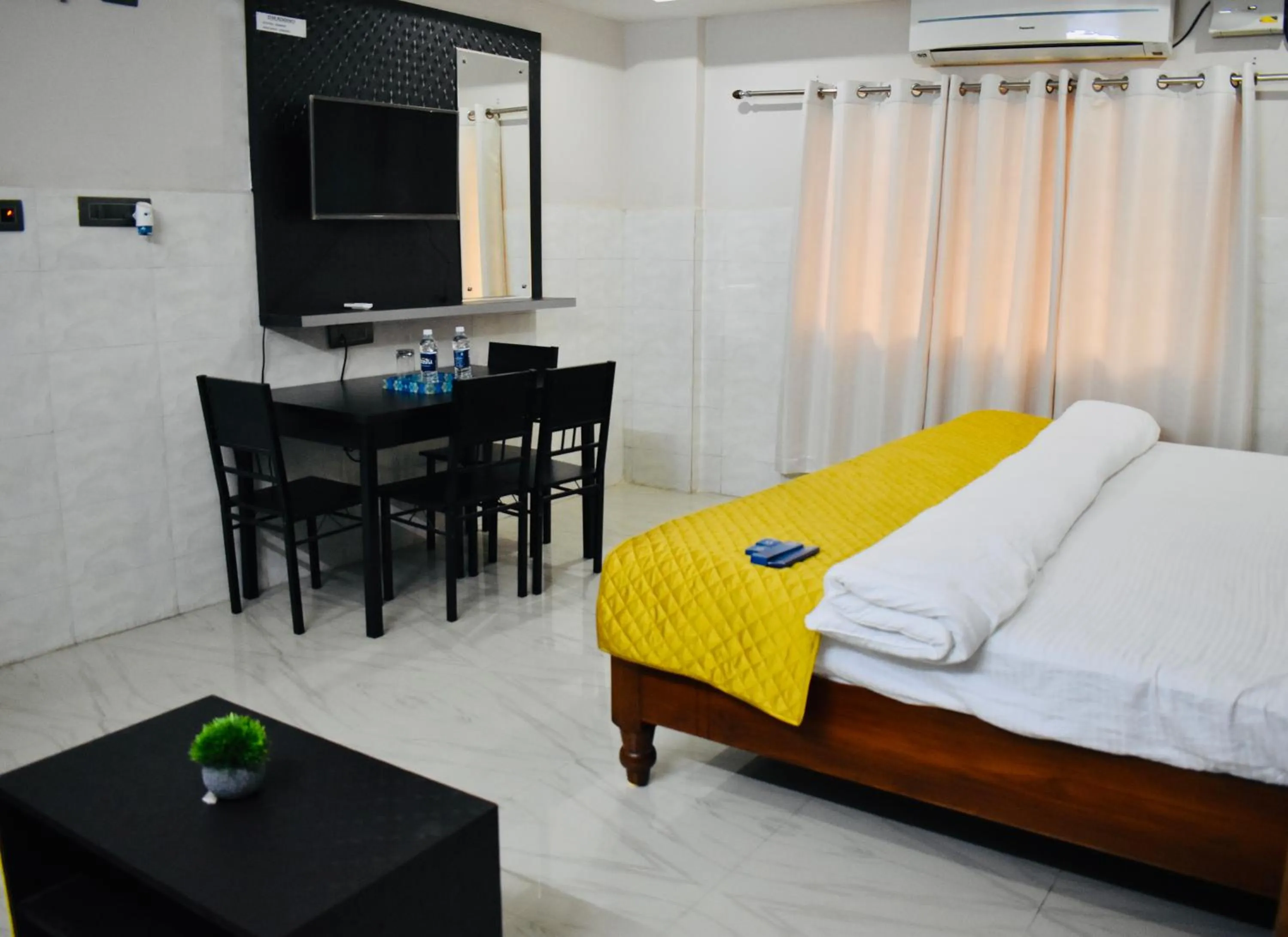 Bed in Hotel Unique Stays