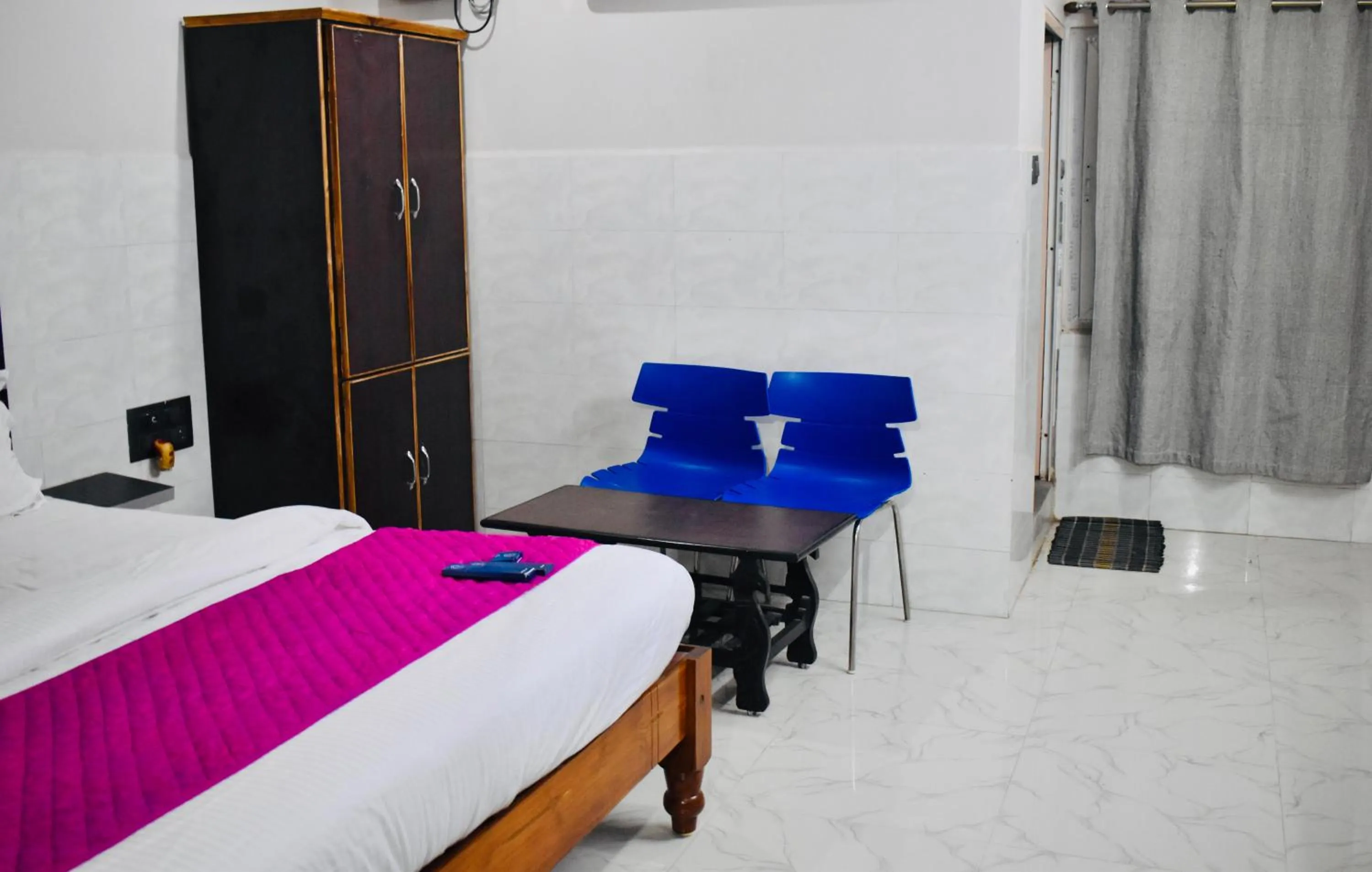 Bed in Hotel Unique Stays