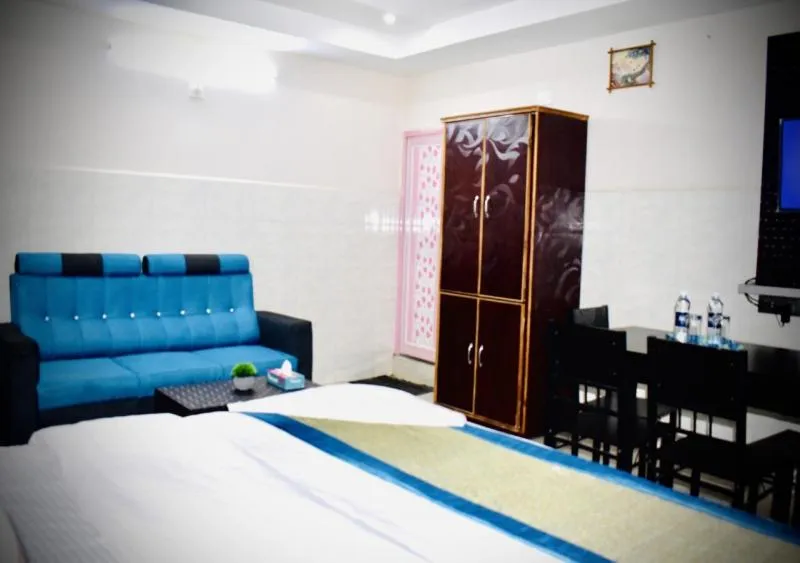 Living room, Bed in Hotel Unique Stays