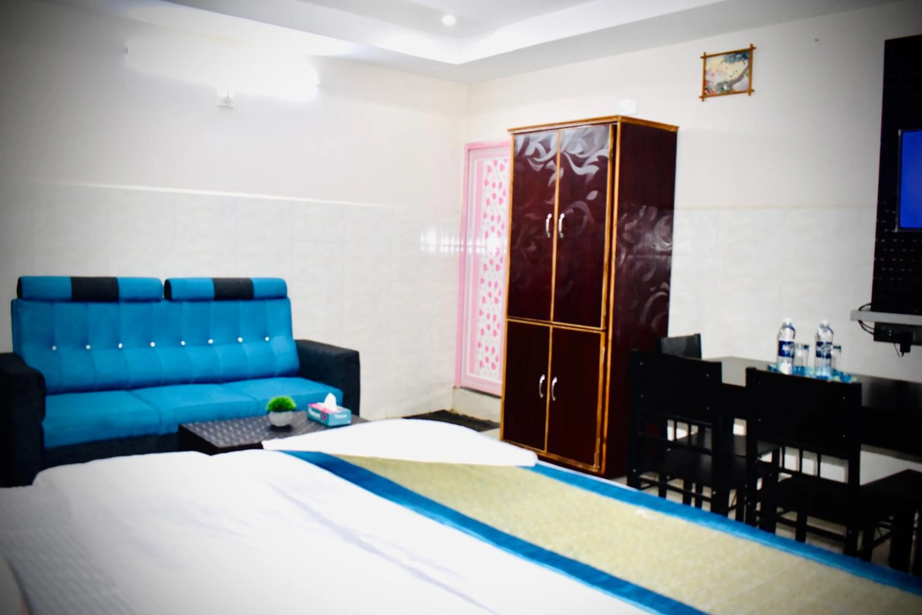 Photo of the whole room, Bed in Hotel Unique Stays