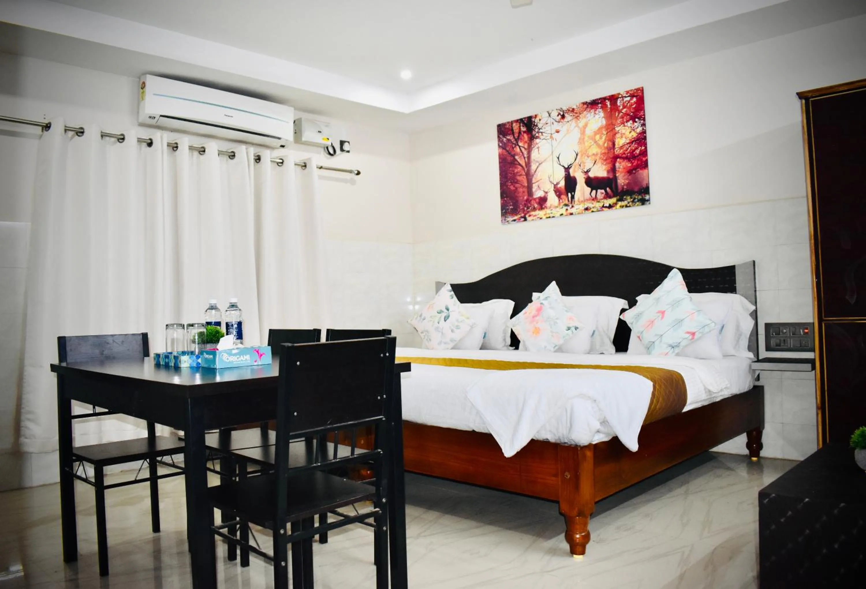 Bed in Hotel Unique Stays