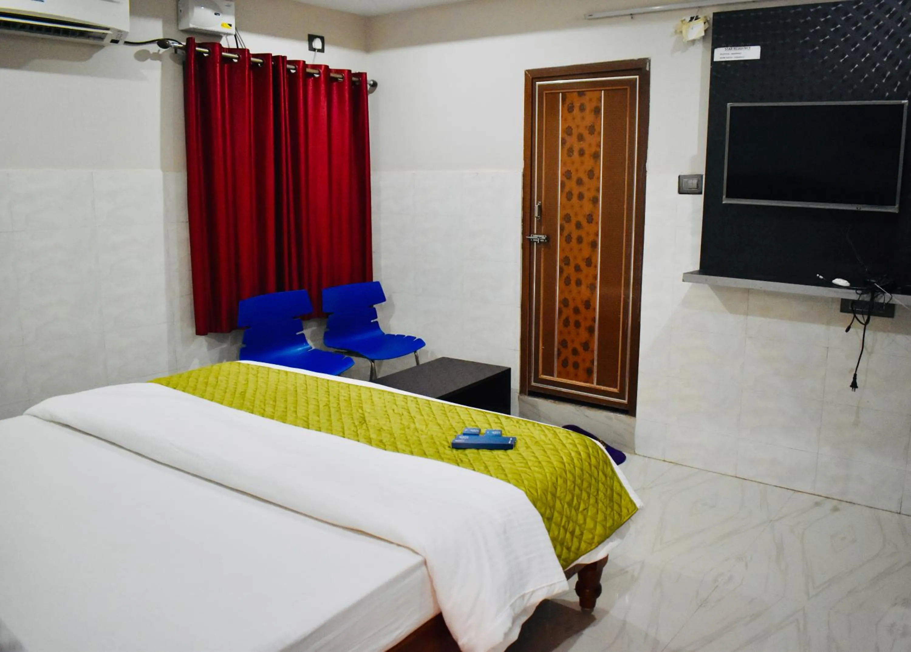 Bed in Hotel Unique Stays