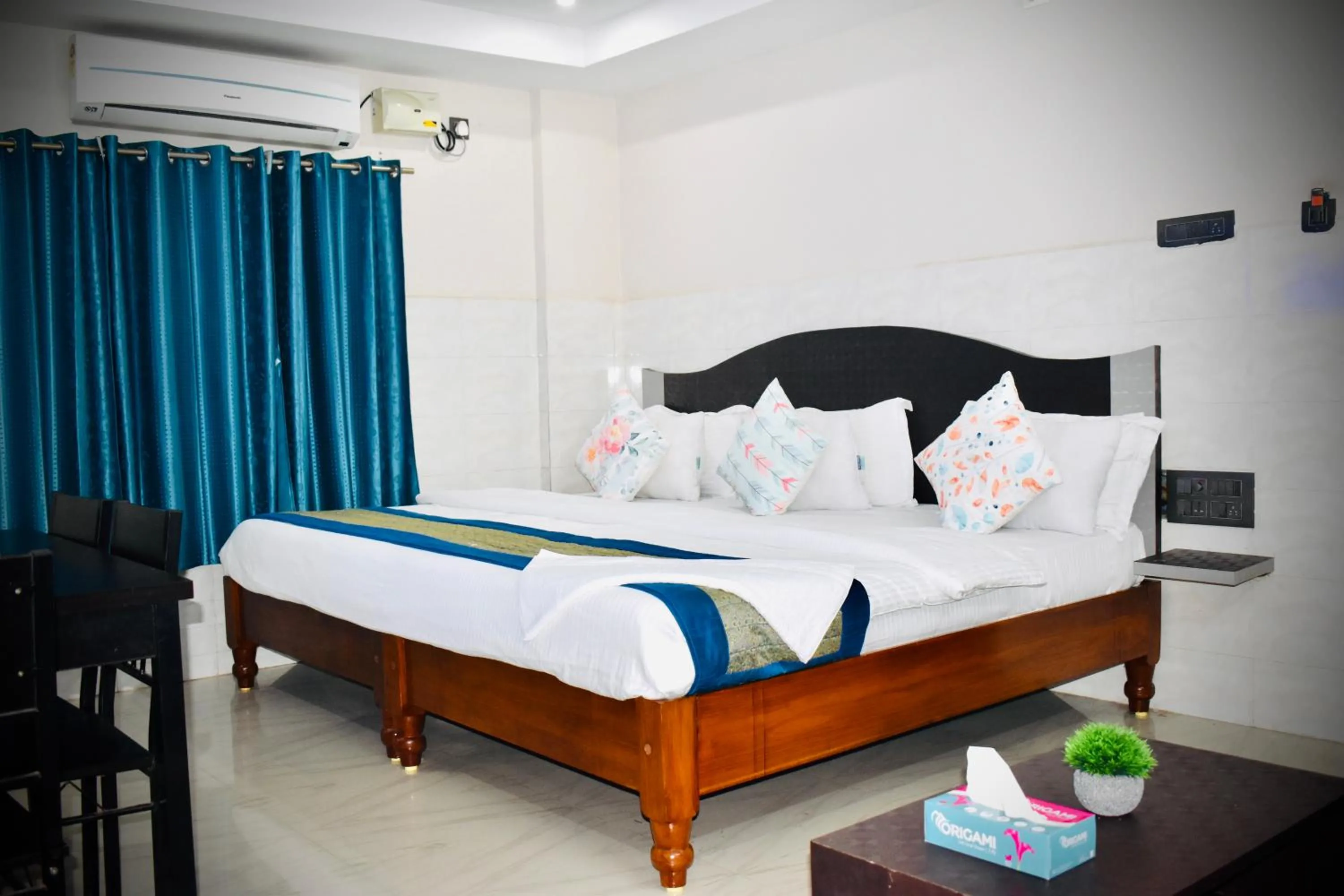 Photo of the whole room, Bed in Hotel Unique Stays