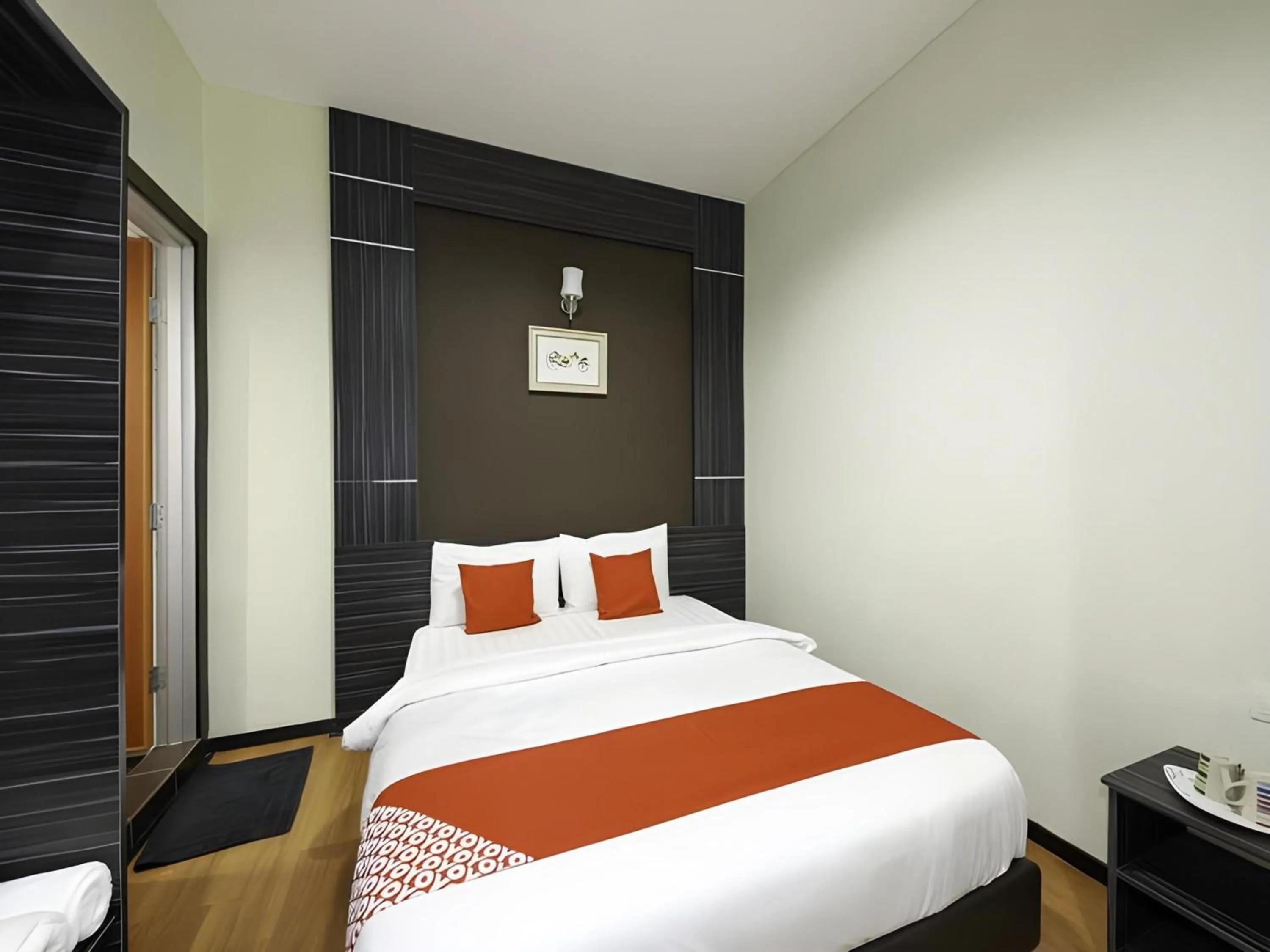 Photo of the whole room, Bed in Capital O 812 Hotel SMC Seksyen 13