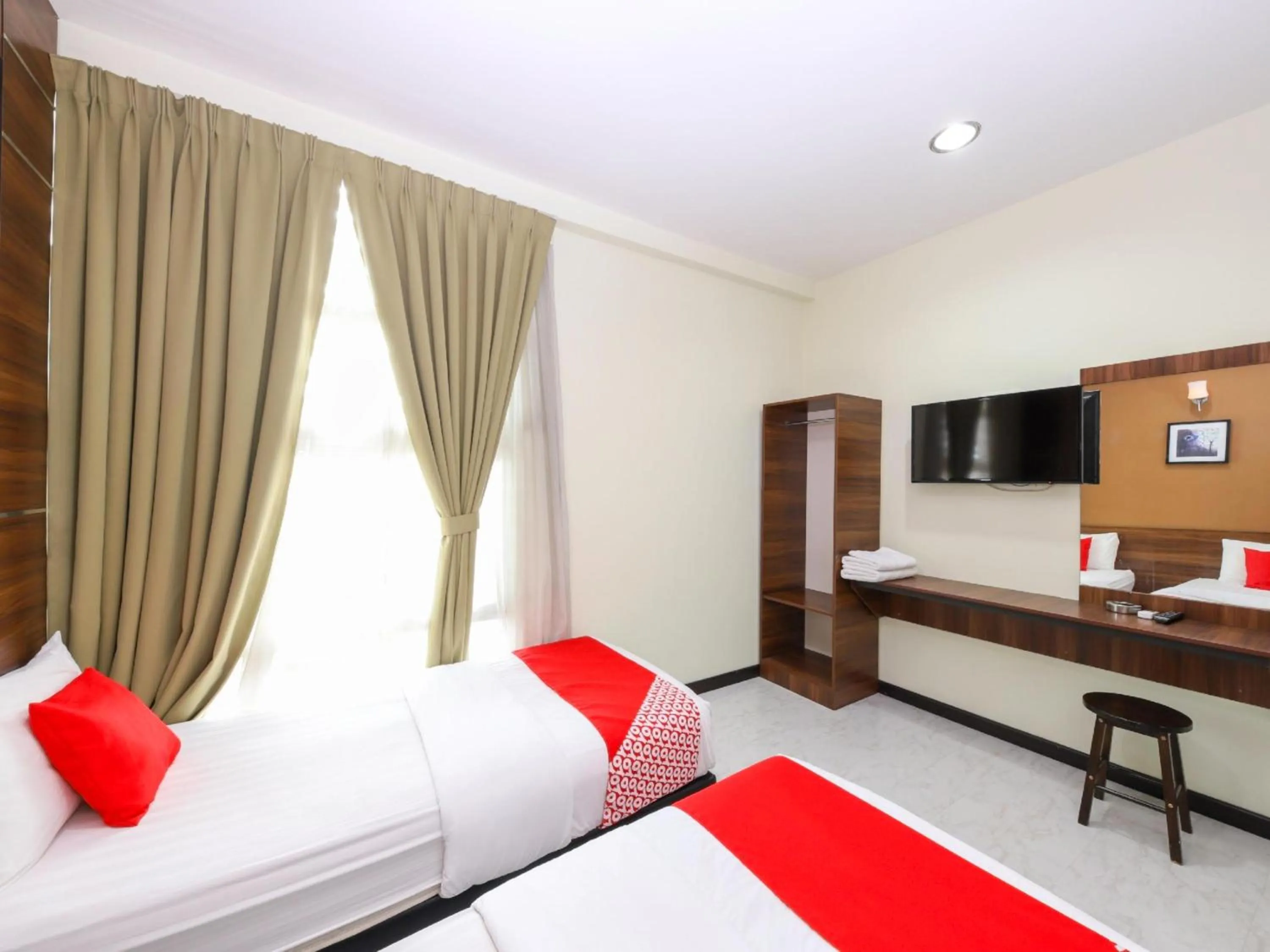 Photo of the whole room, Bed in Capital O 812 Hotel SMC Seksyen 13