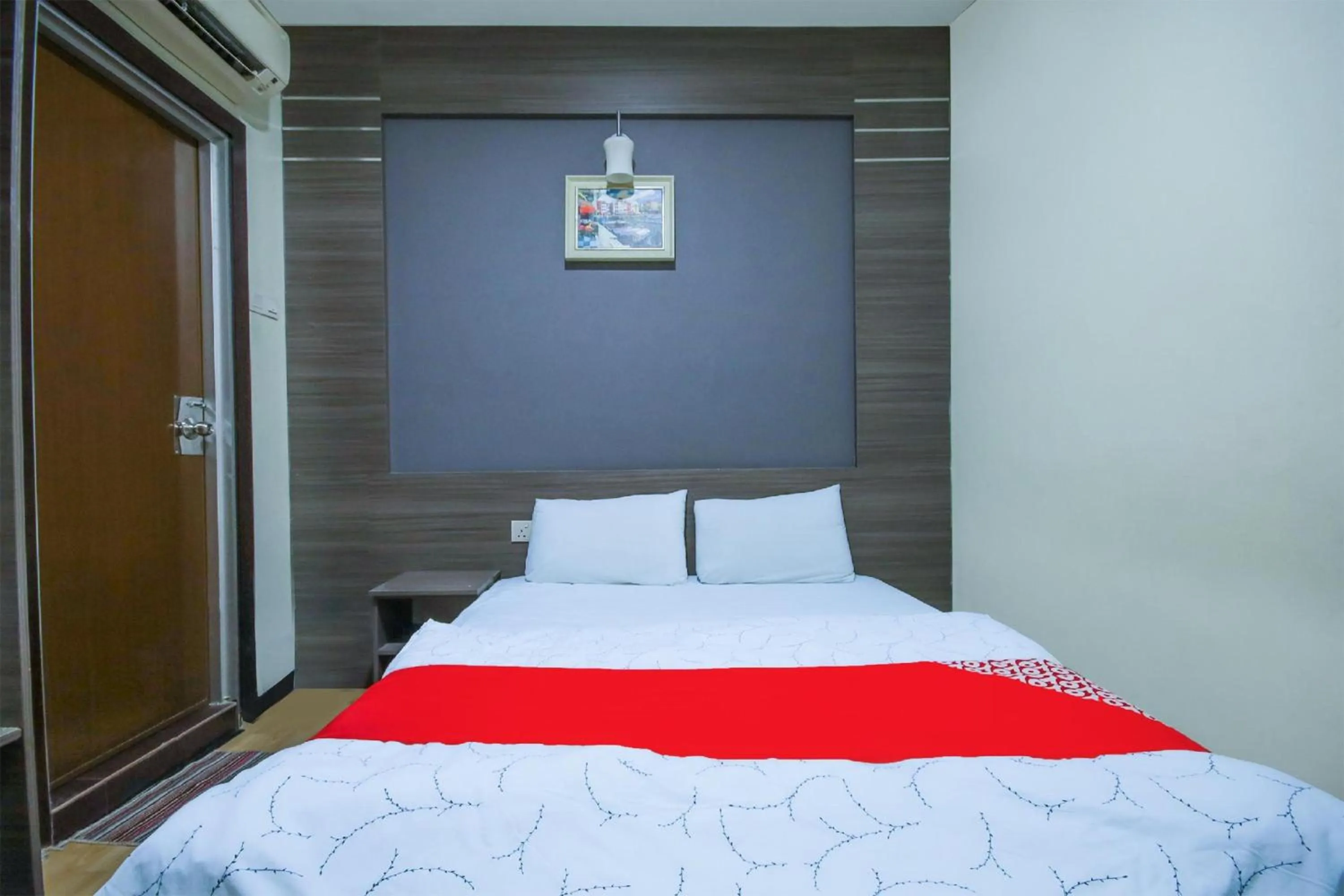 Photo of the whole room, Bed in Capital O 812 Hotel SMC Seksyen 13