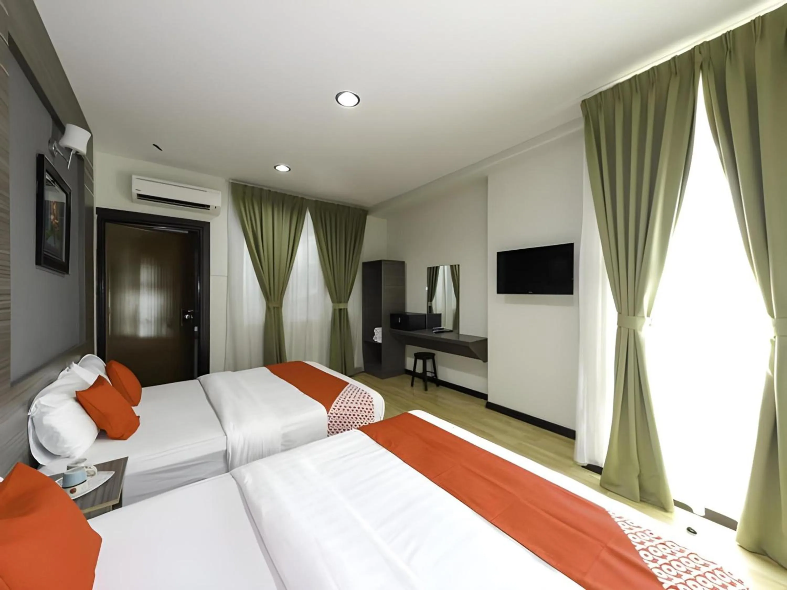 Photo of the whole room, Bed in Capital O 812 Hotel SMC Seksyen 13
