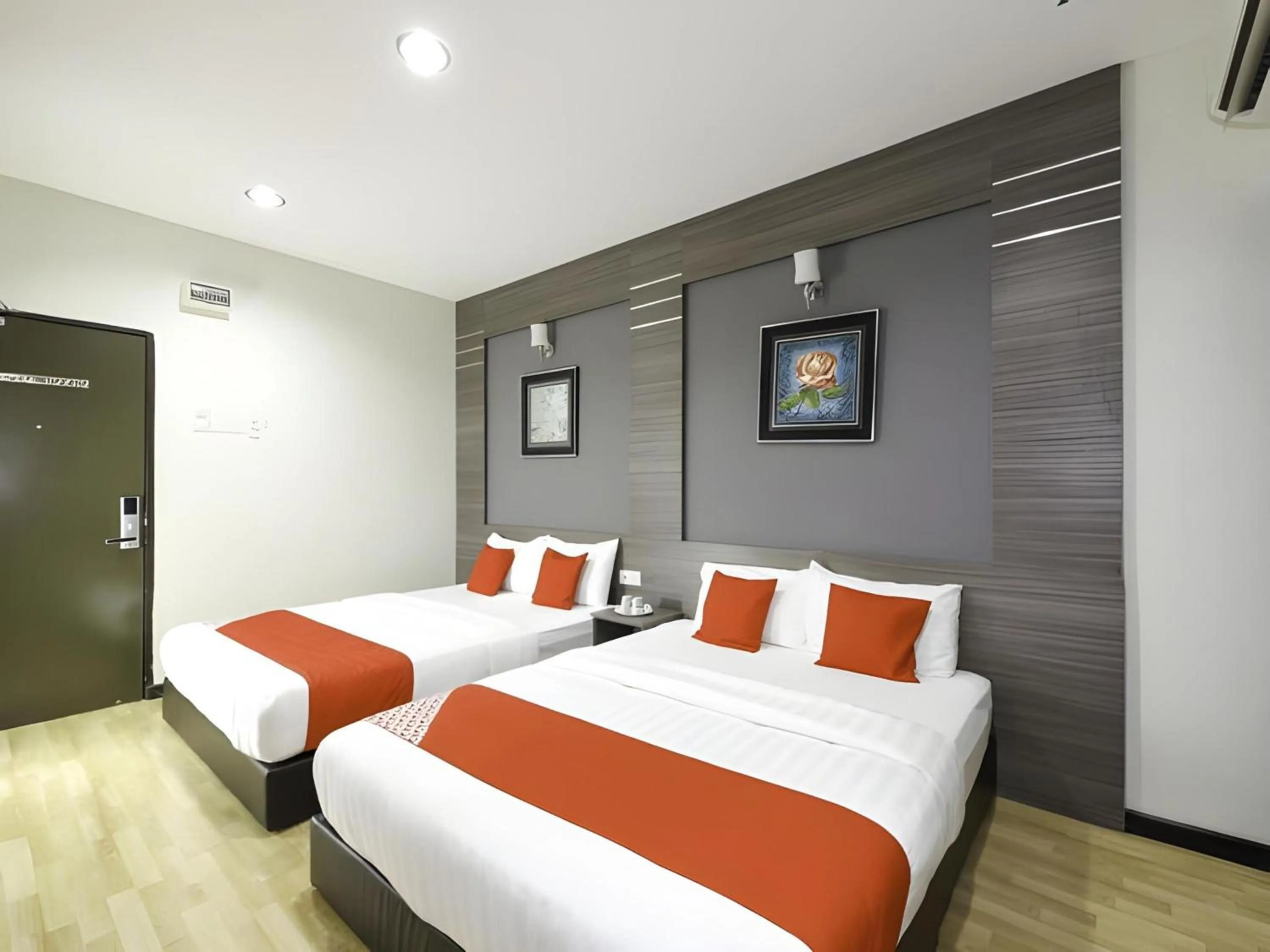 Photo of the whole room, Bed in Capital O 812 Hotel SMC Seksyen 13