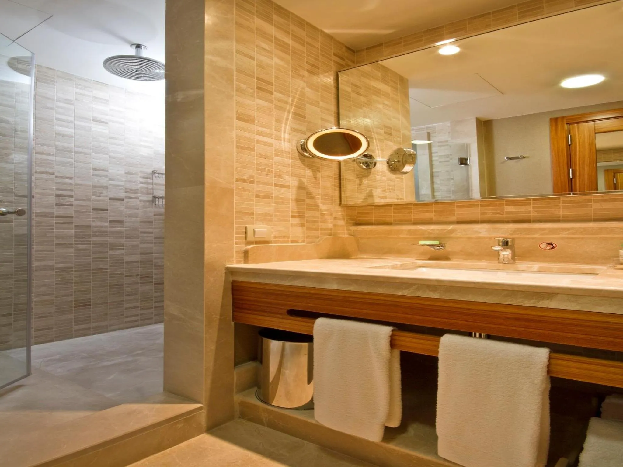 Bathroom in Tugcan Hotel