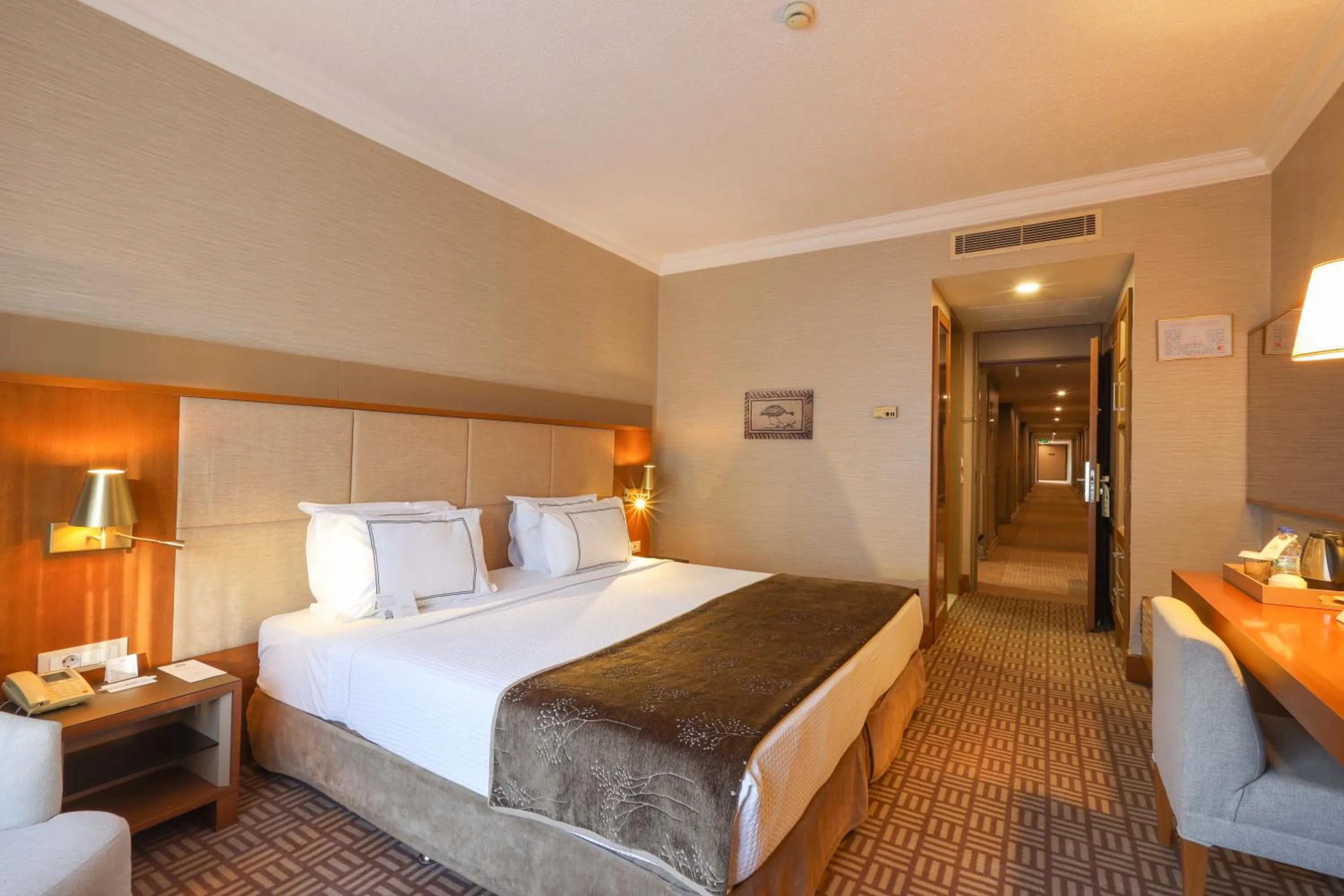 Photo of the whole room, Bed in Tugcan Hotel