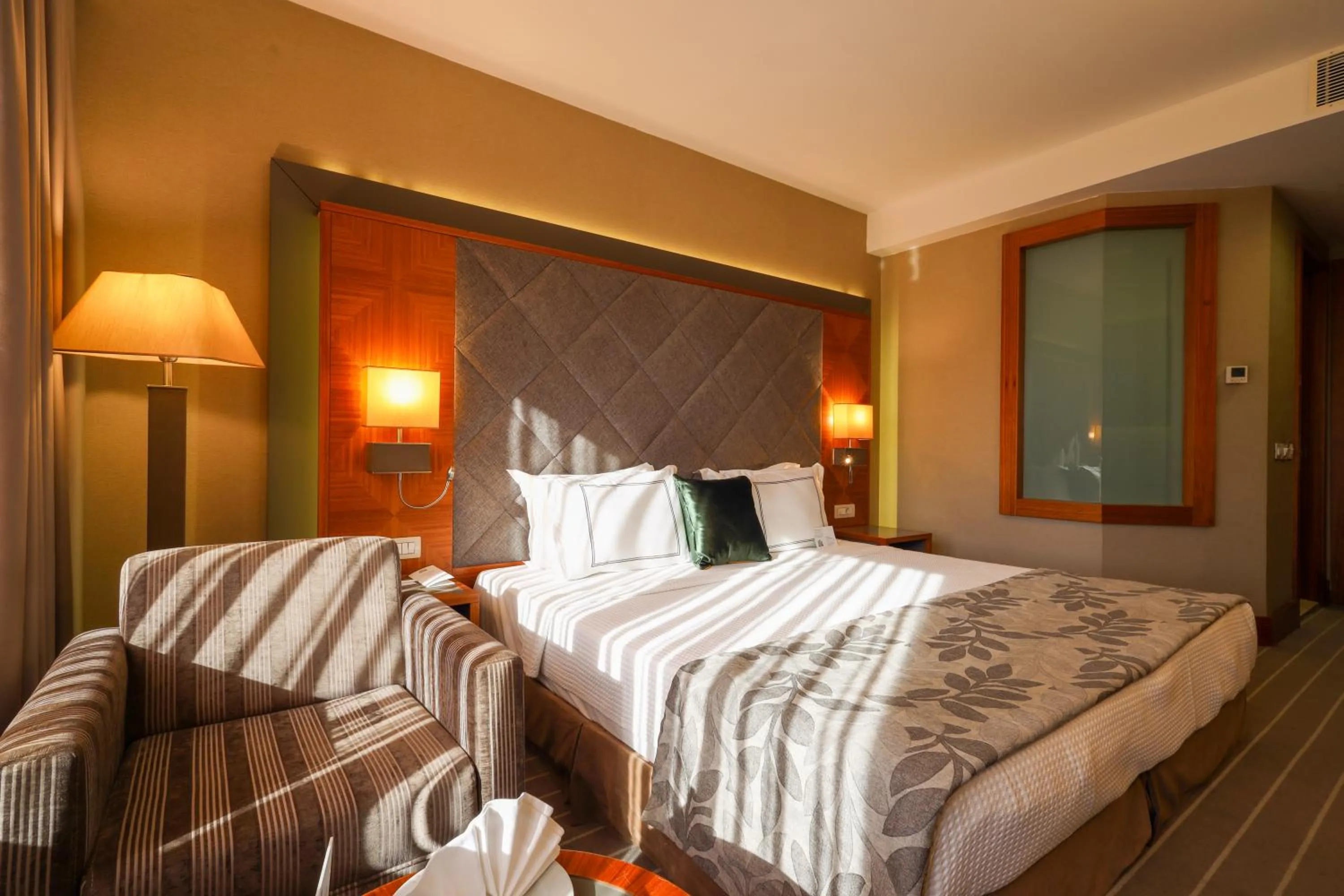 Photo of the whole room, Bed in Tugcan Hotel