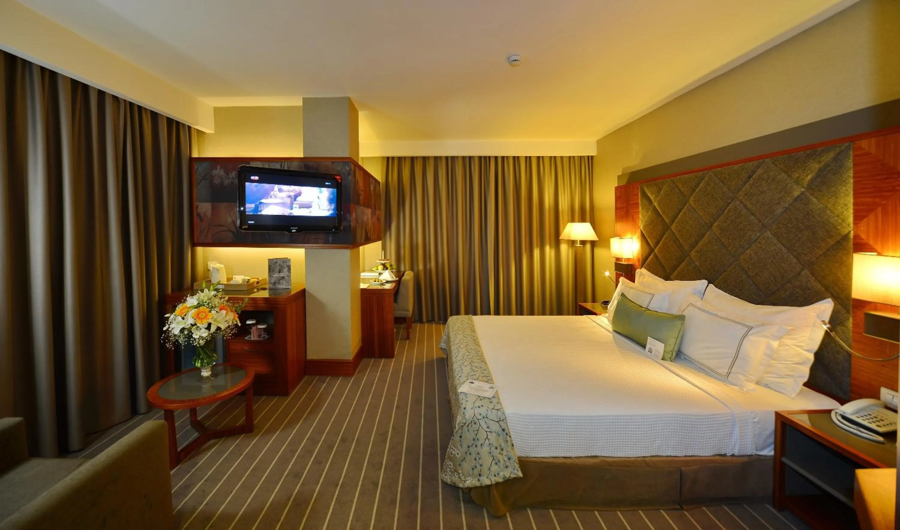 TV and multimedia, Bed in Tugcan Hotel