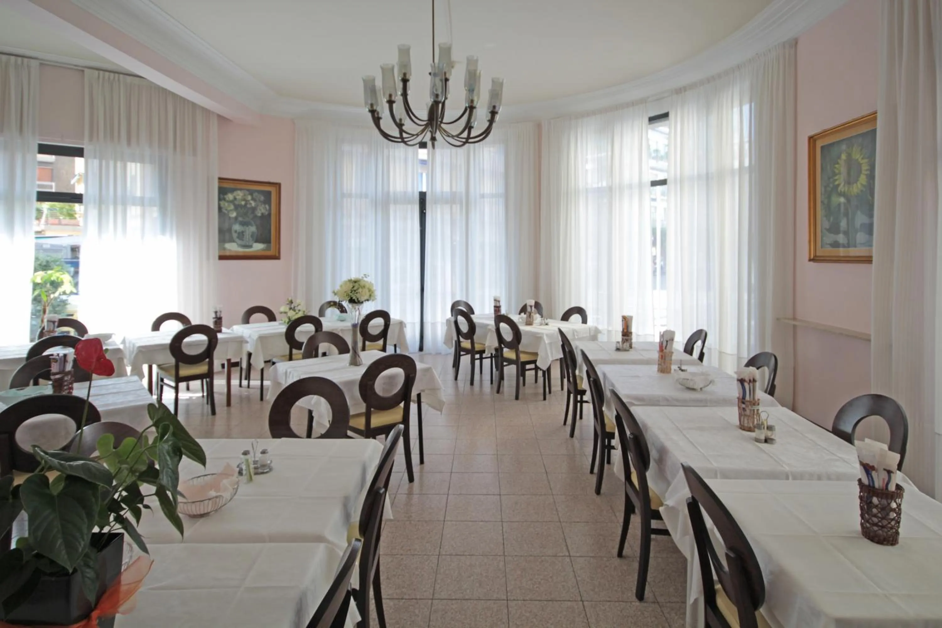 Restaurant/places to eat in Hotel Mignon 50 MT DALLA SPIAGGIA E DALL'ISOLA PEDONALE