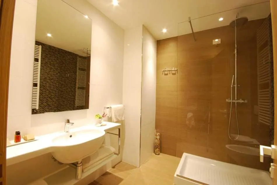Shower in Hotel Bracciotti
