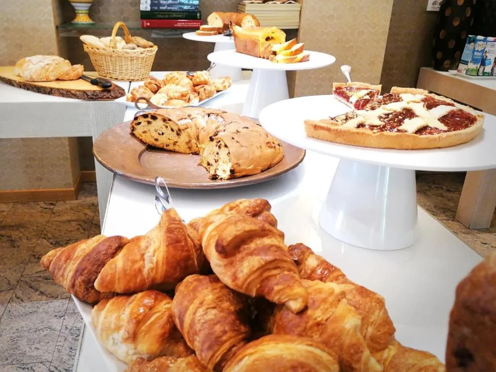 Breakfast in Hotel Bracciotti