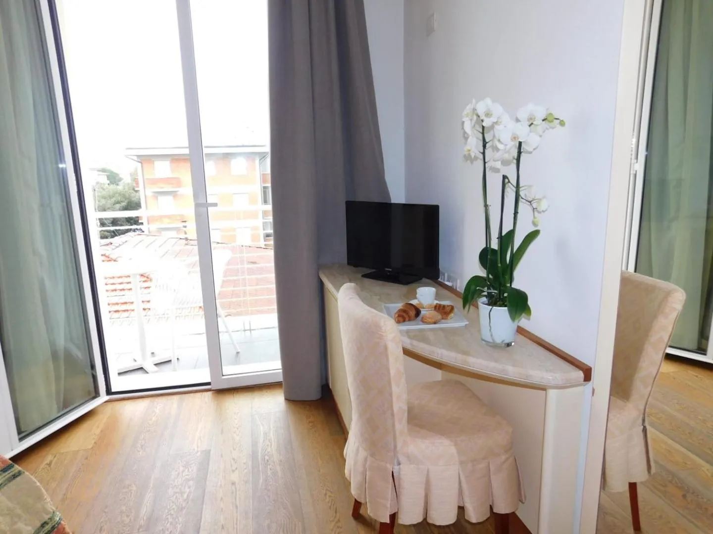 Shower in Hotel Bracciotti