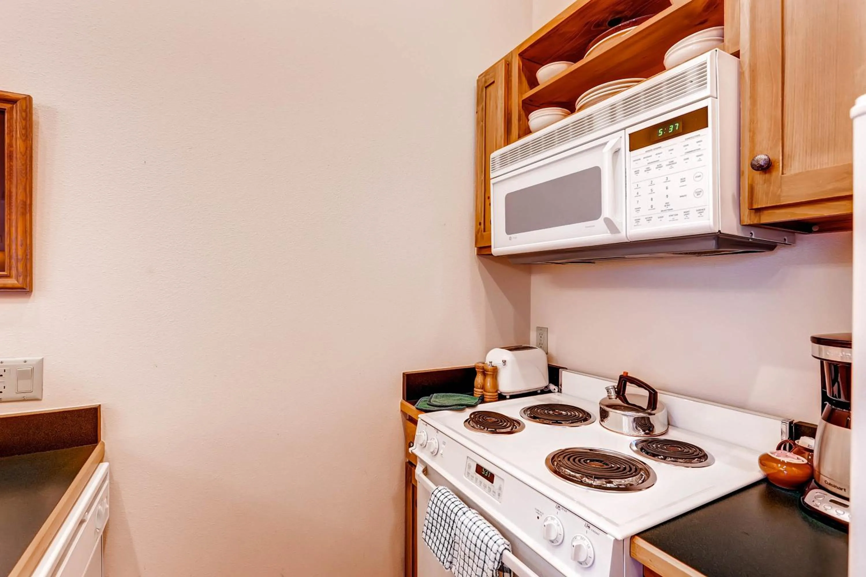 Kitchen or kitchenette in Jackpine & Black Bear Condos by Vail Resorts