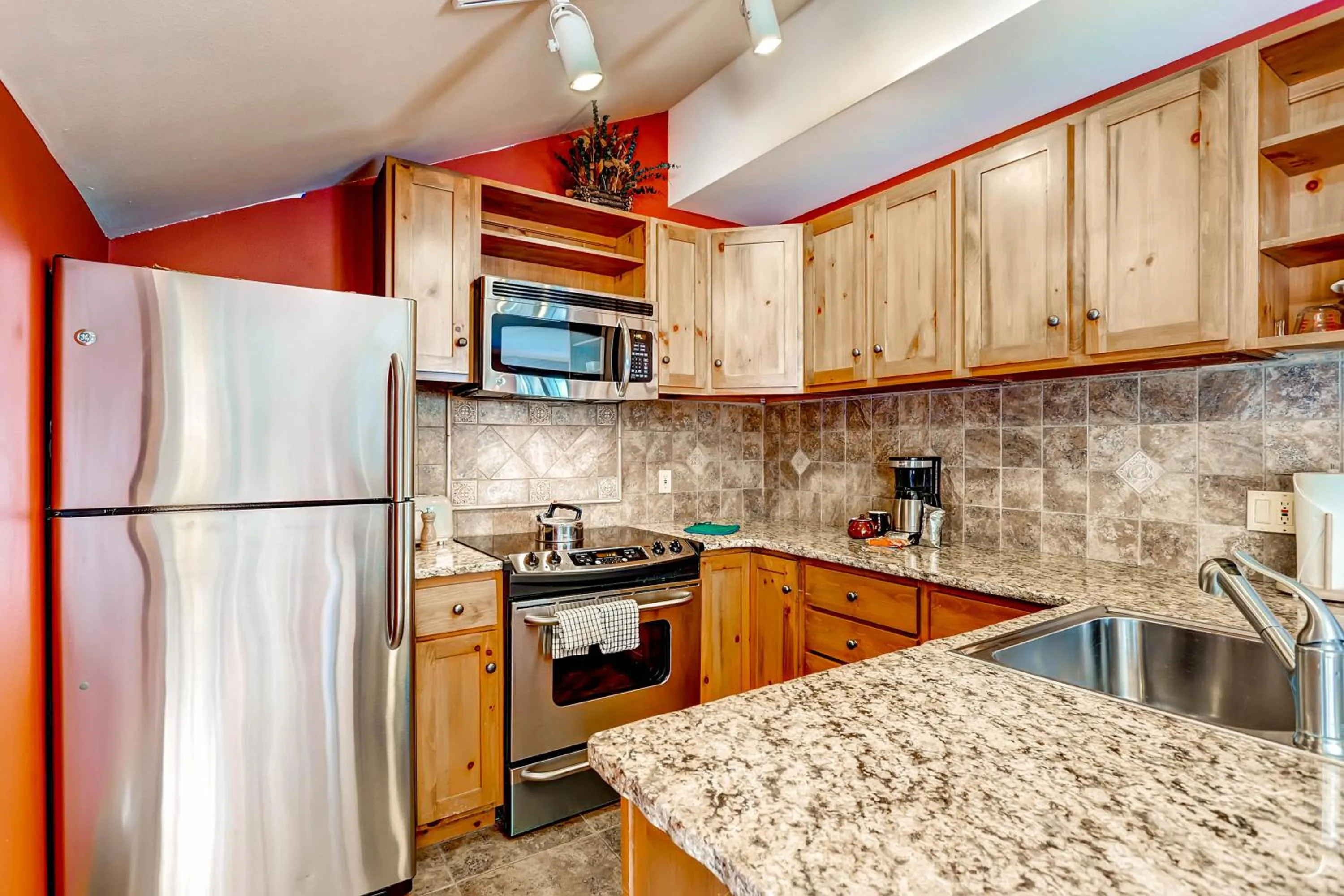 Jackpine & Black Bear Condos by Vail Resorts