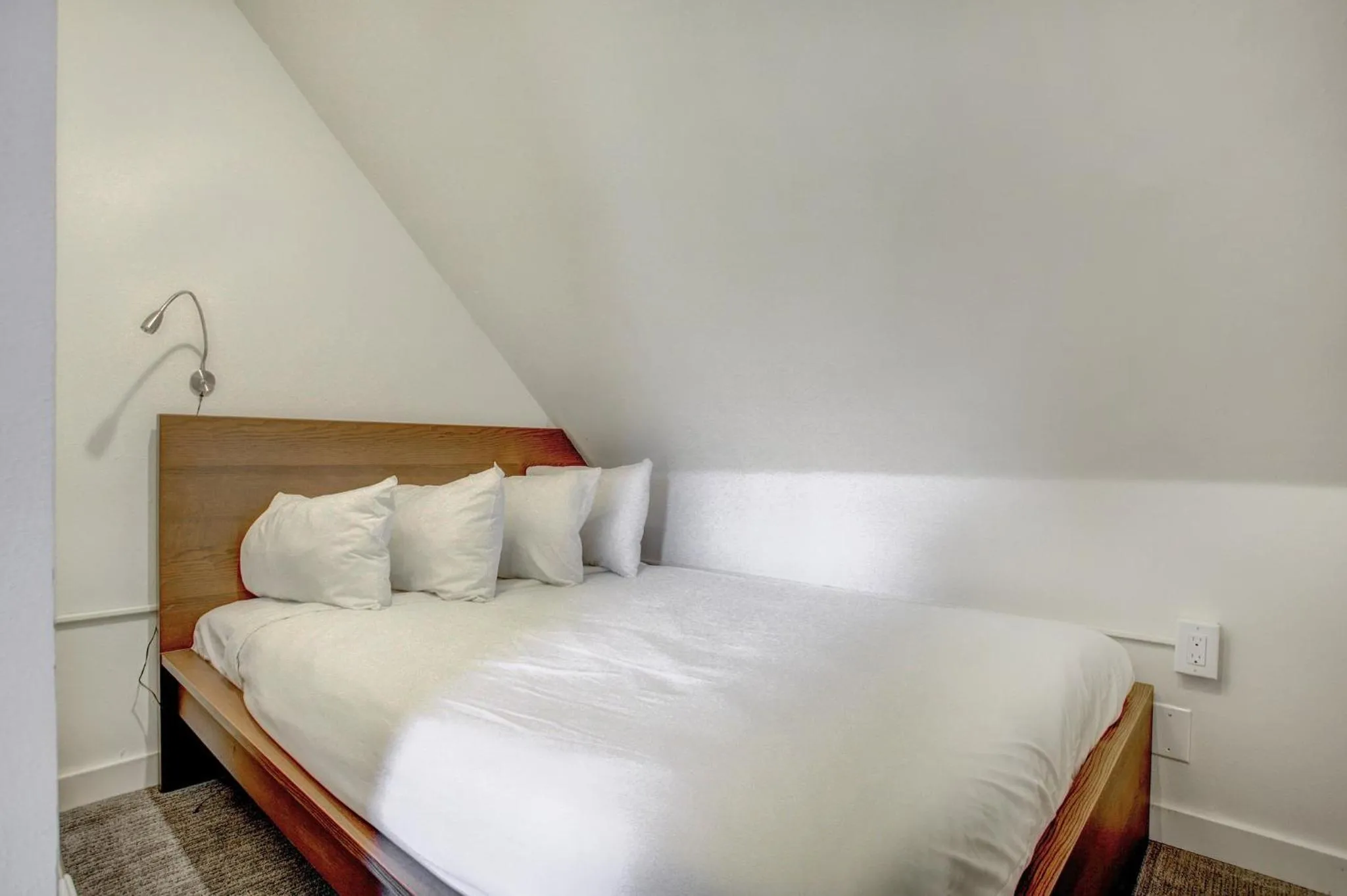 Bedroom, Bed in Jackpine & Black Bear Condos by Vail Resorts