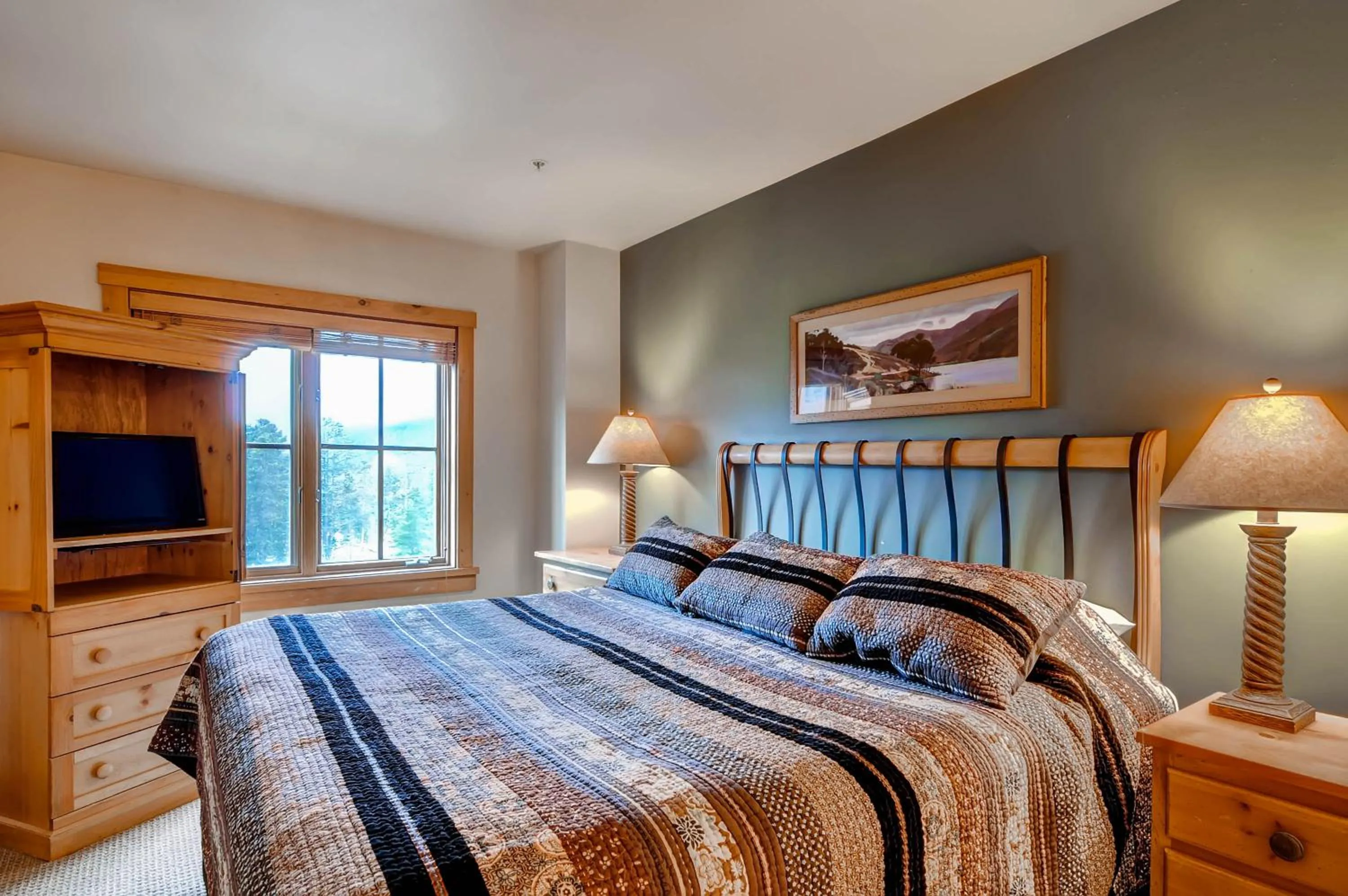 Photo of the whole room, Bed in Expedition Station Condos by Vail Resorts