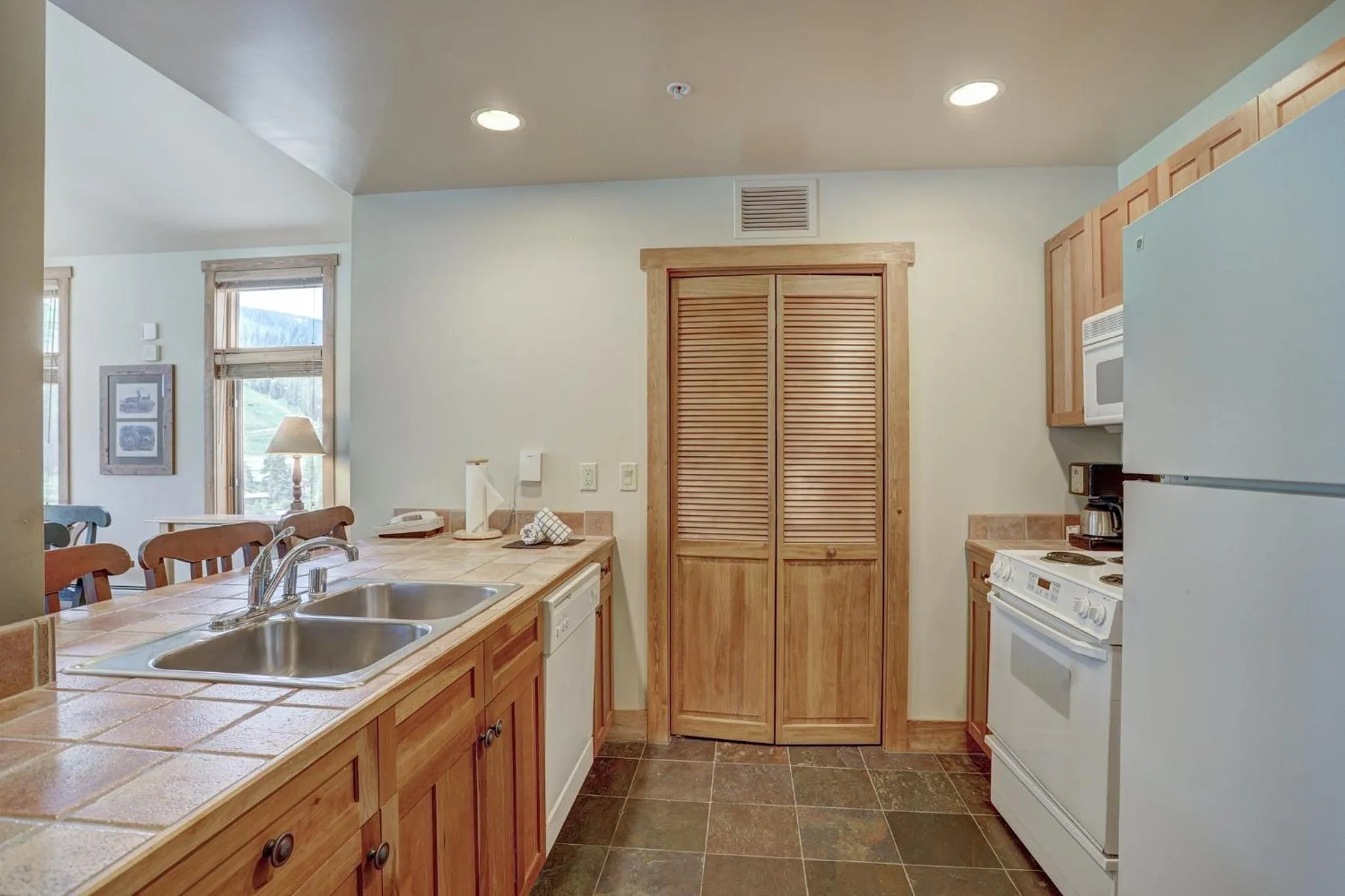 Kitchen or kitchenette in Red Hawk, A Vail Resorts Property