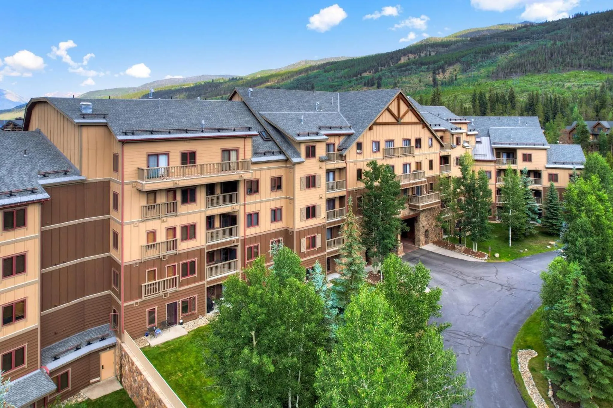 Property building in Red Hawk, A Vail Resorts Property