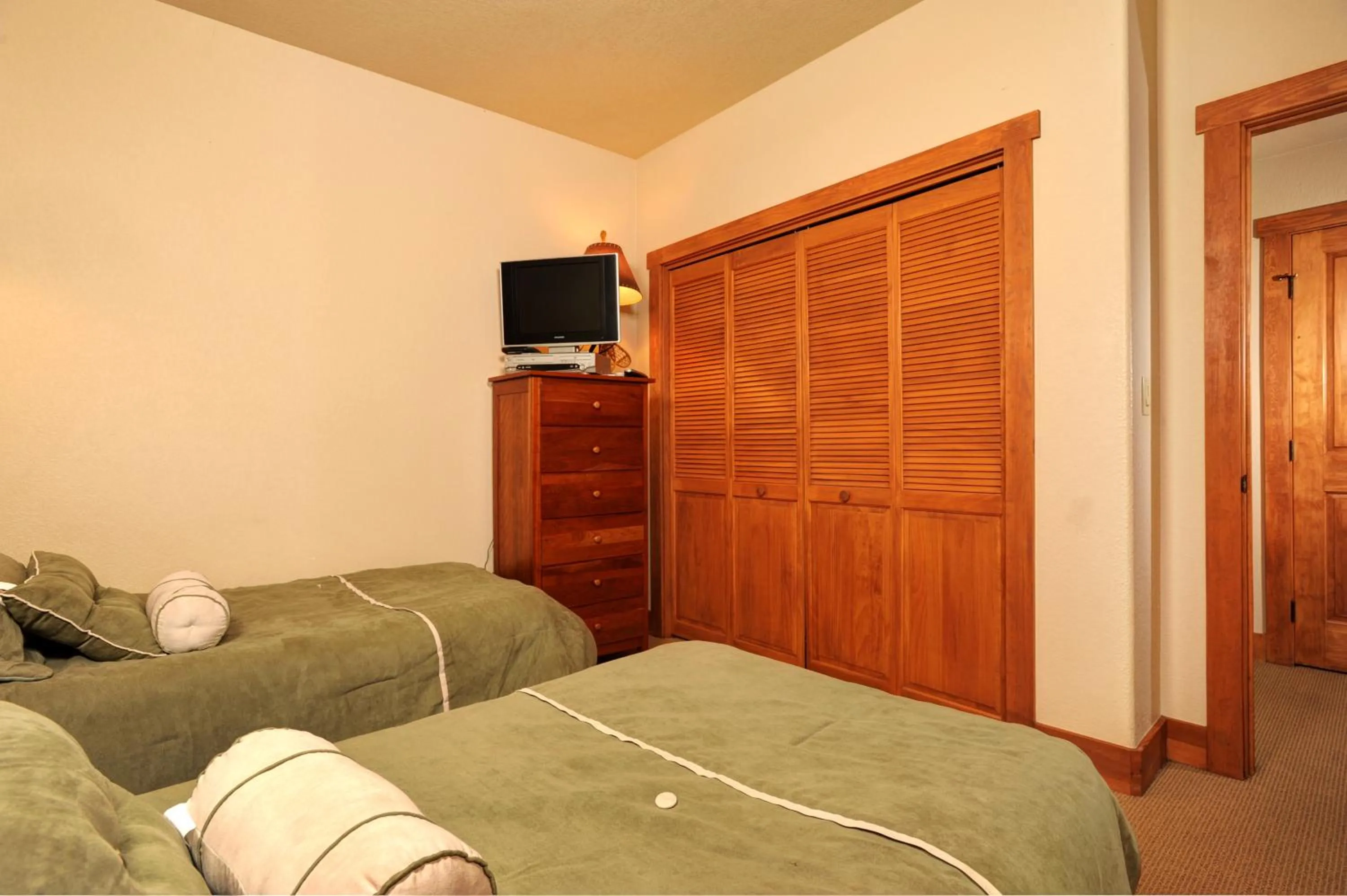 Bed in Red Hawk, A Vail Resorts Property