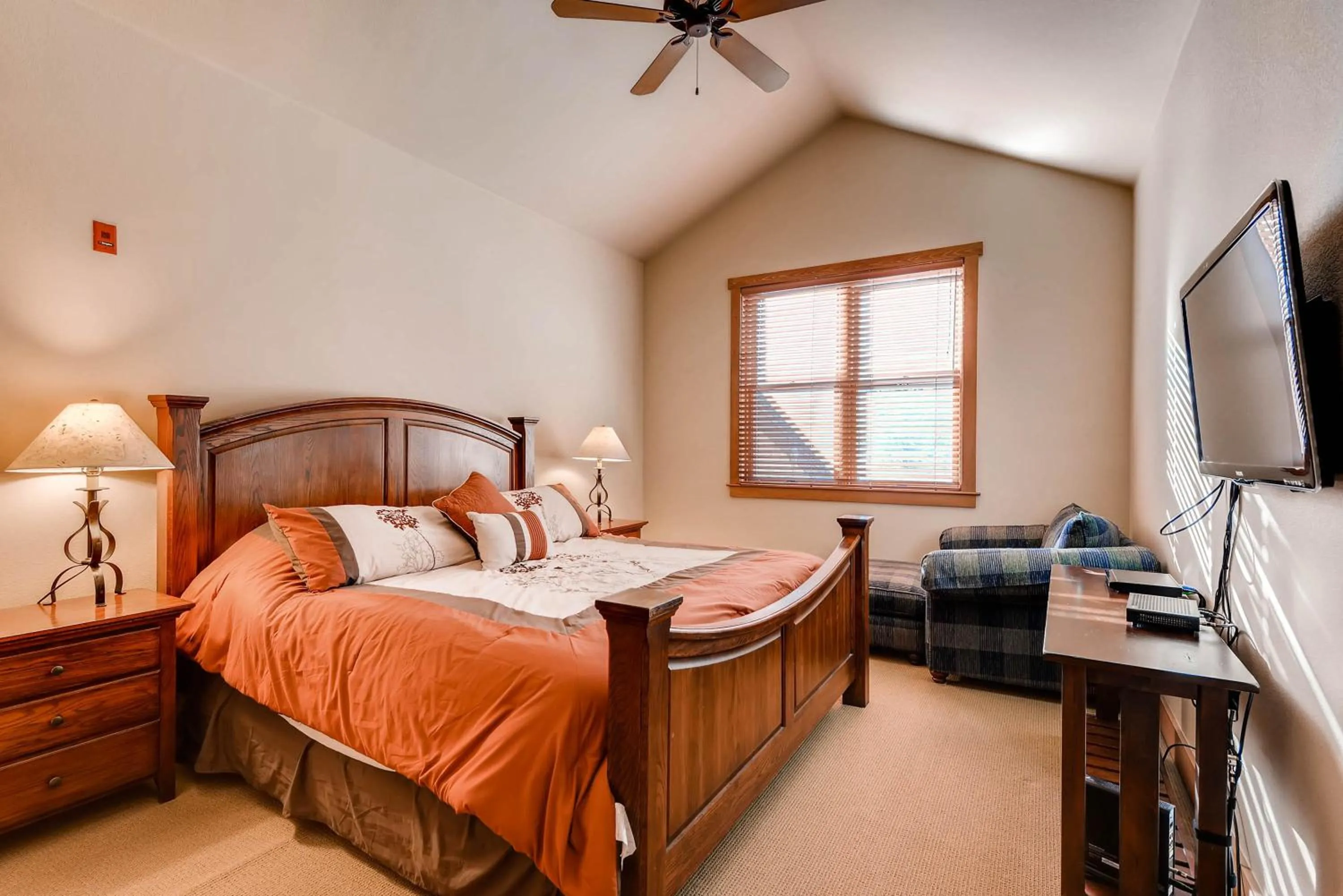 Photo of the whole room, Bed in Red Hawk, A Vail Resorts Property