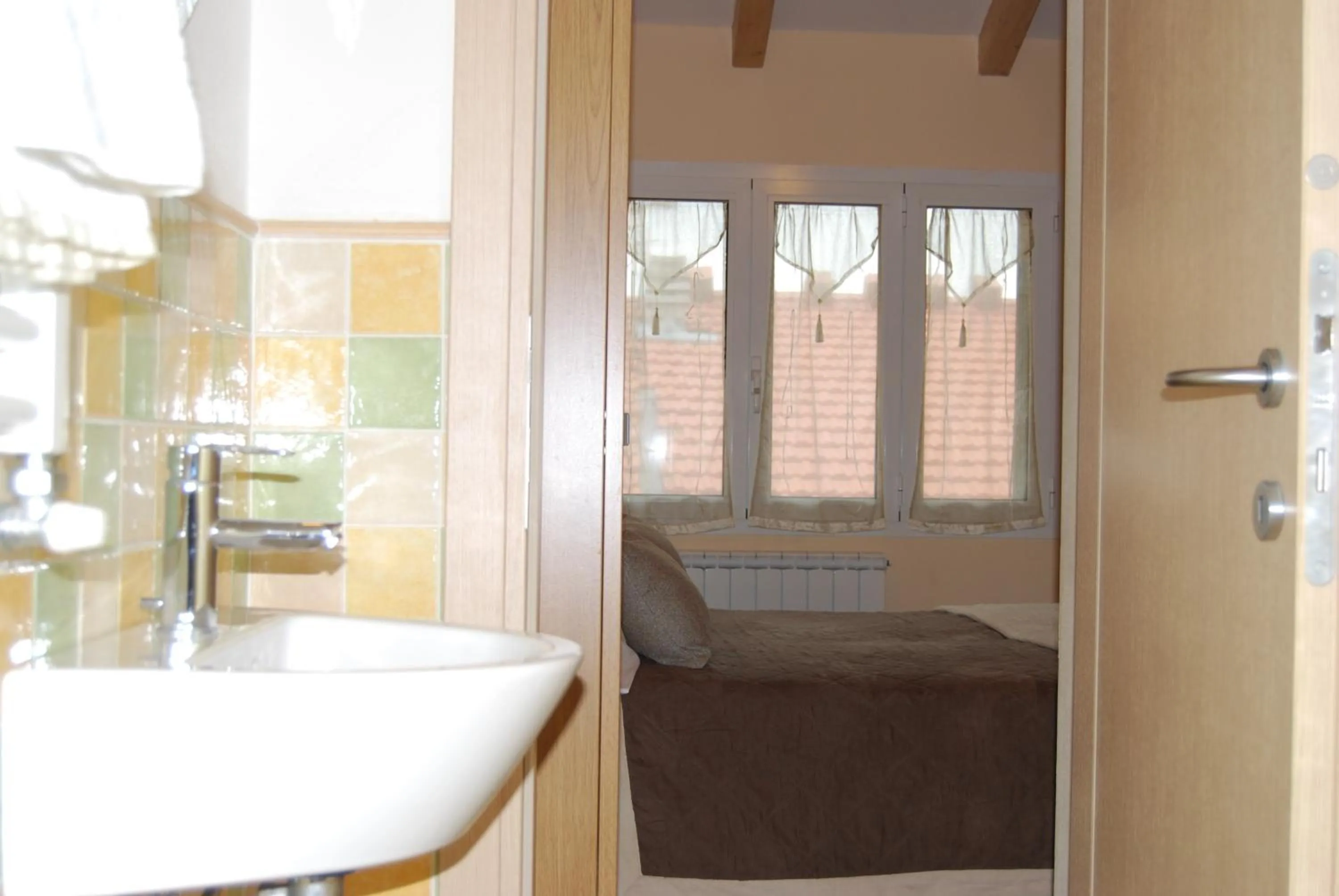 Bedroom in Burlamacco Gold