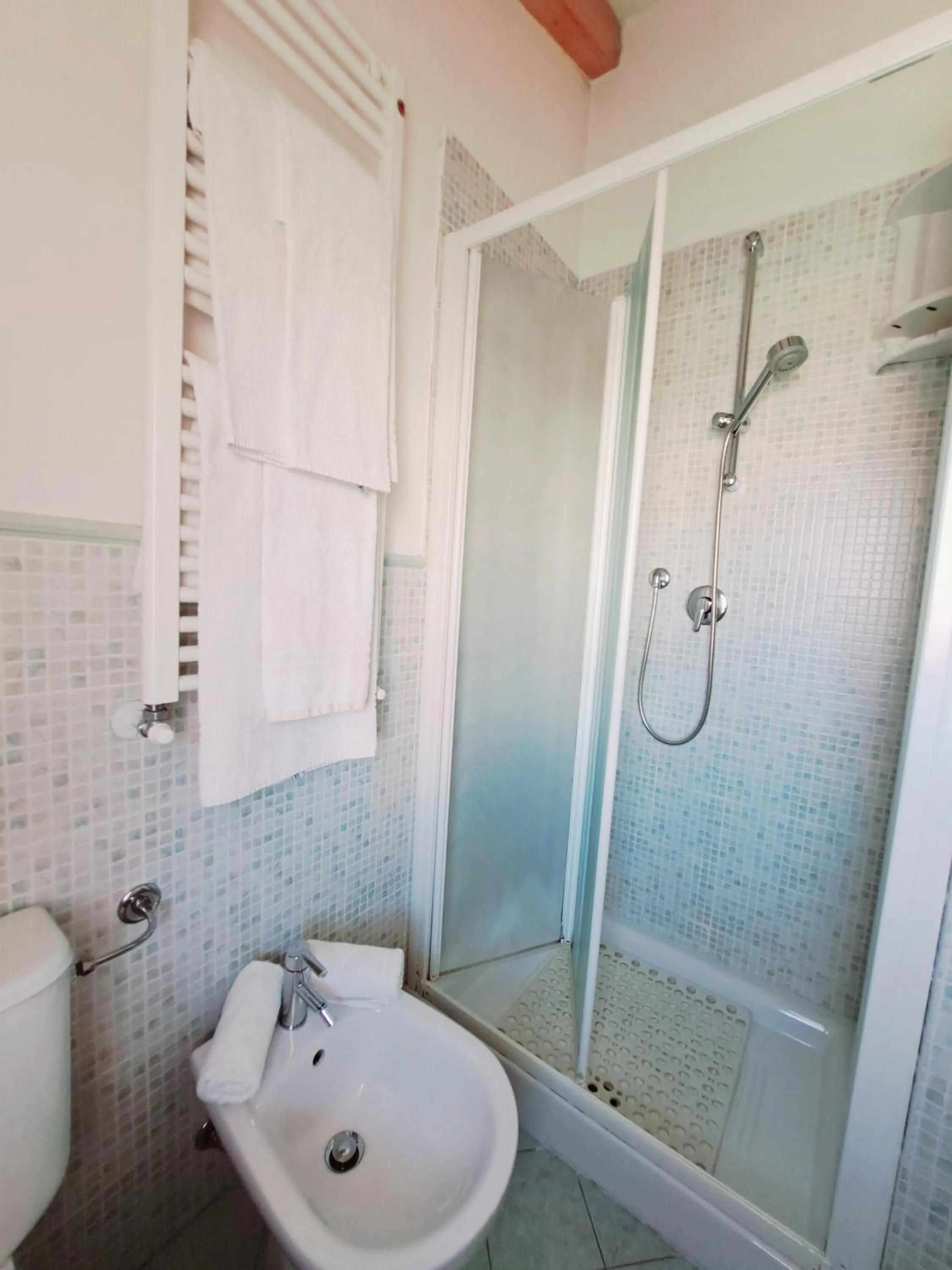 Bathroom in Burlamacco Gold