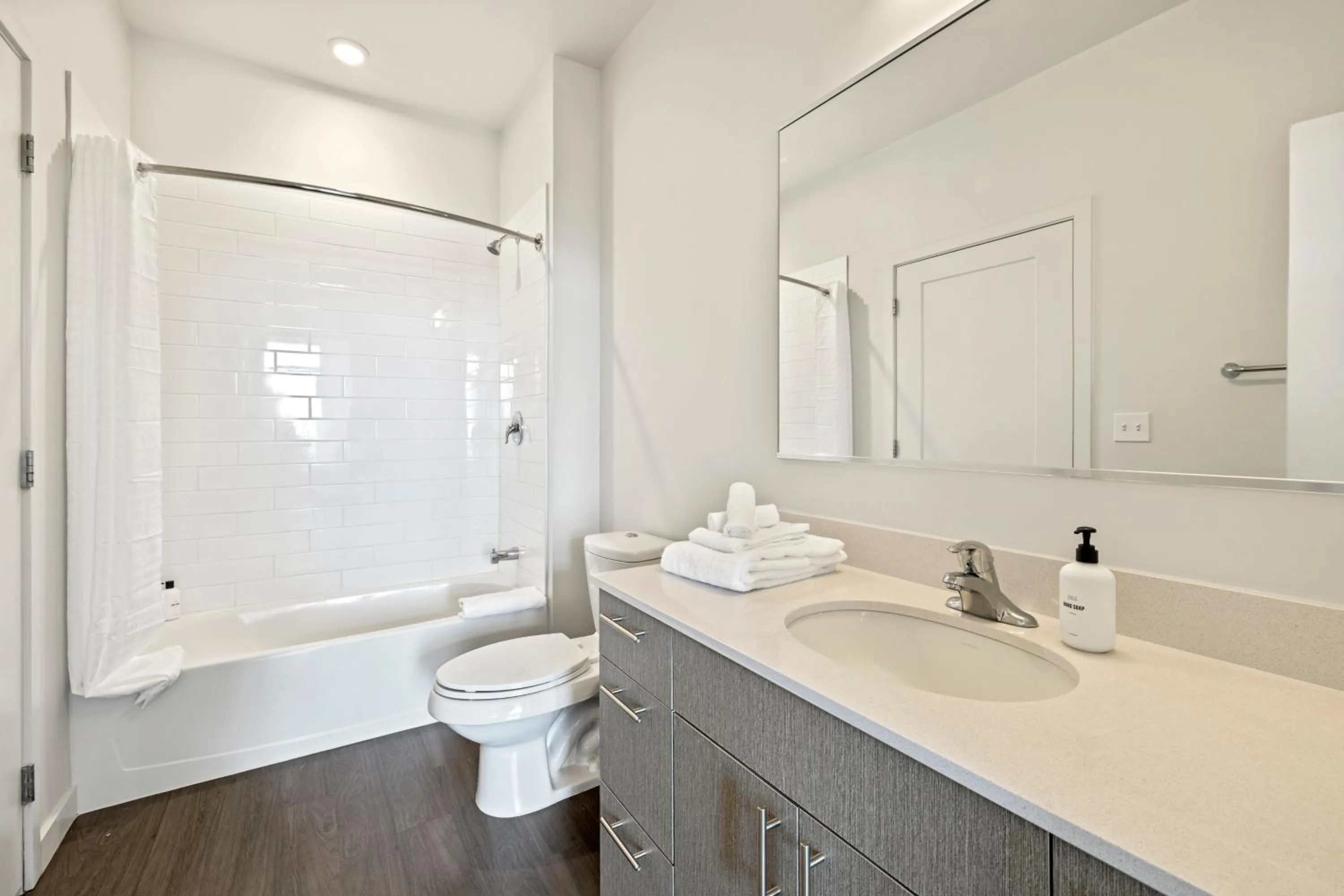 Bathroom in Placemakr Marymount Ballston