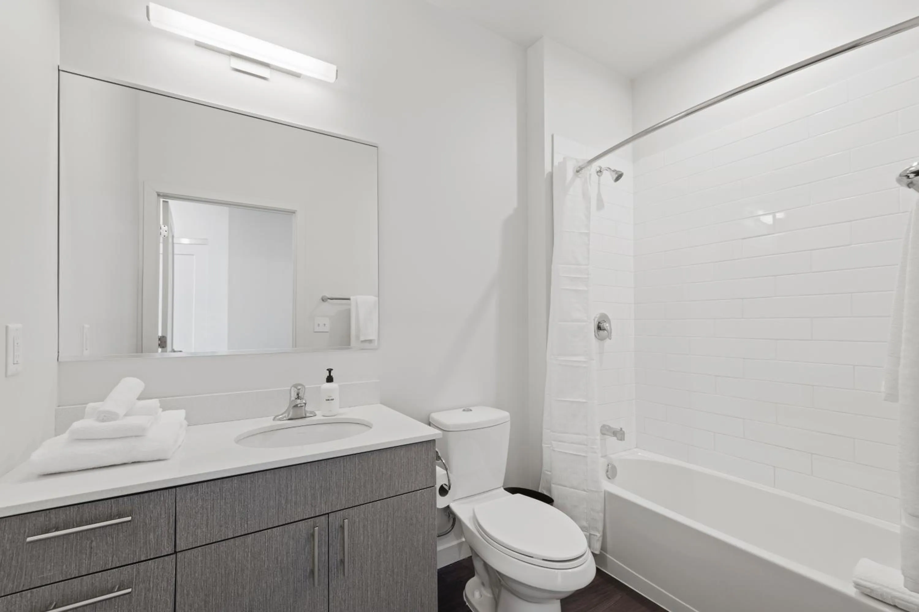 Bathroom in Placemakr Marymount Ballston