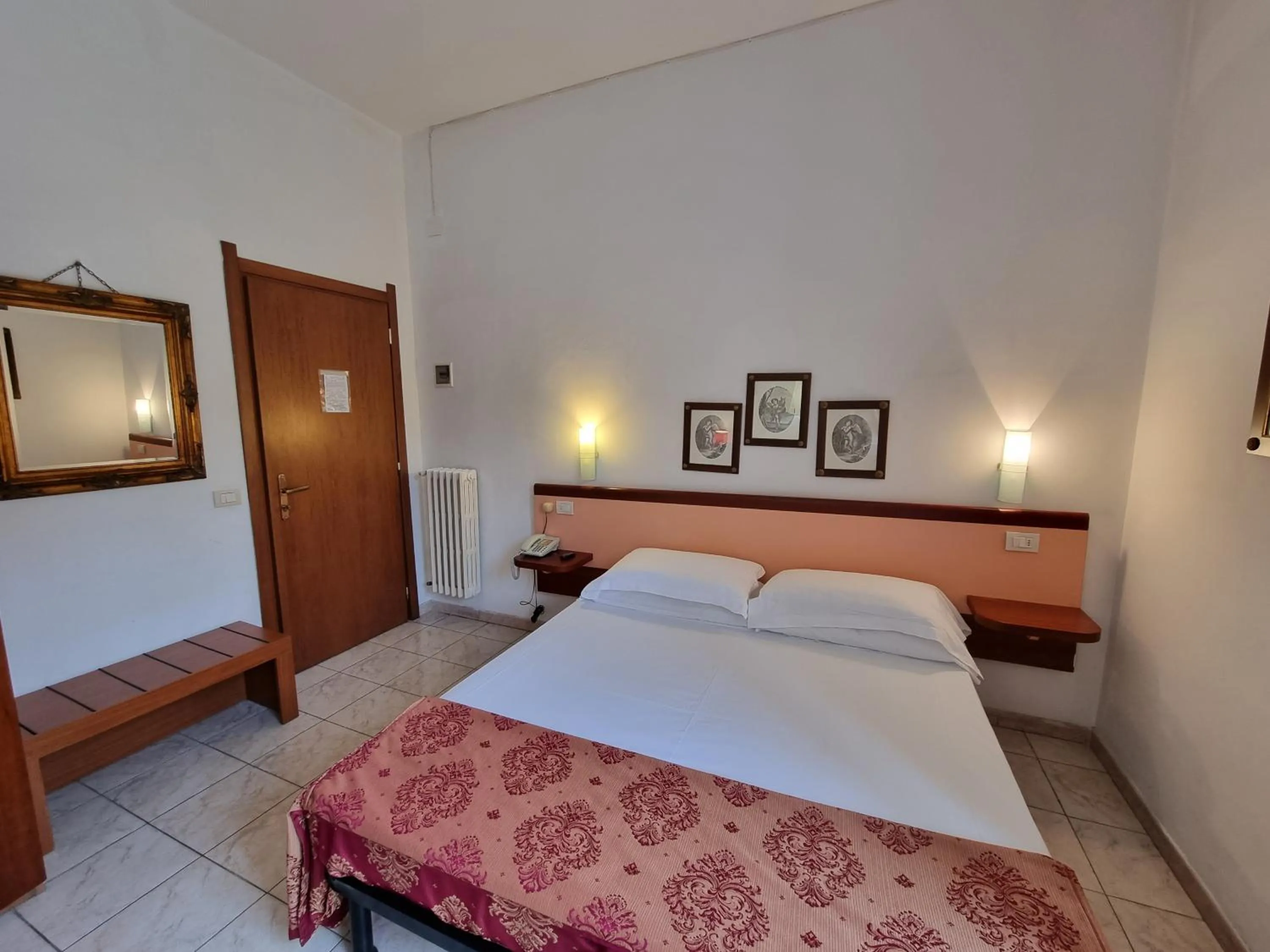 Bedroom in Hotel Villa Luisa